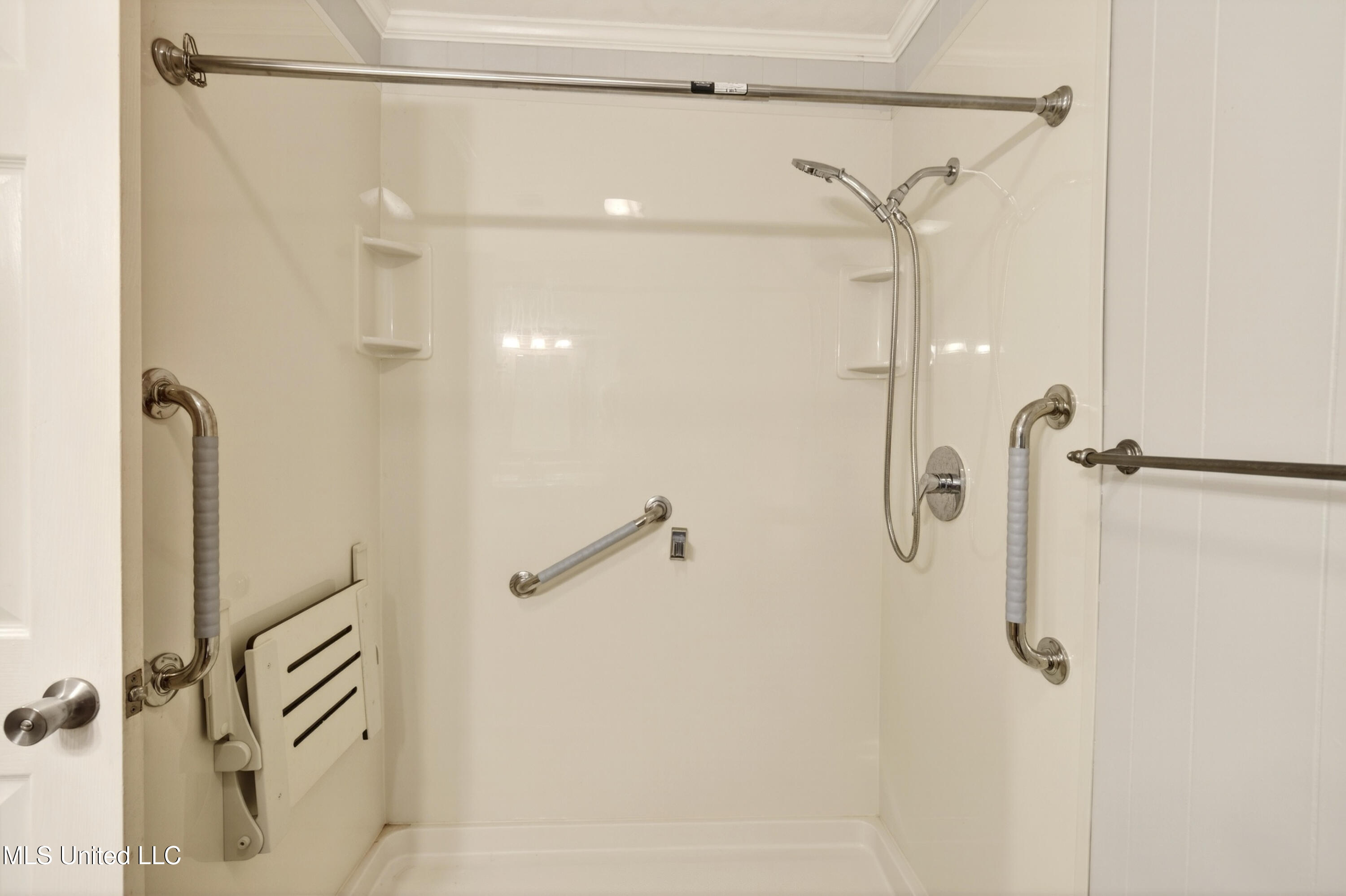 105 Suffolk Drive Property Photo 23