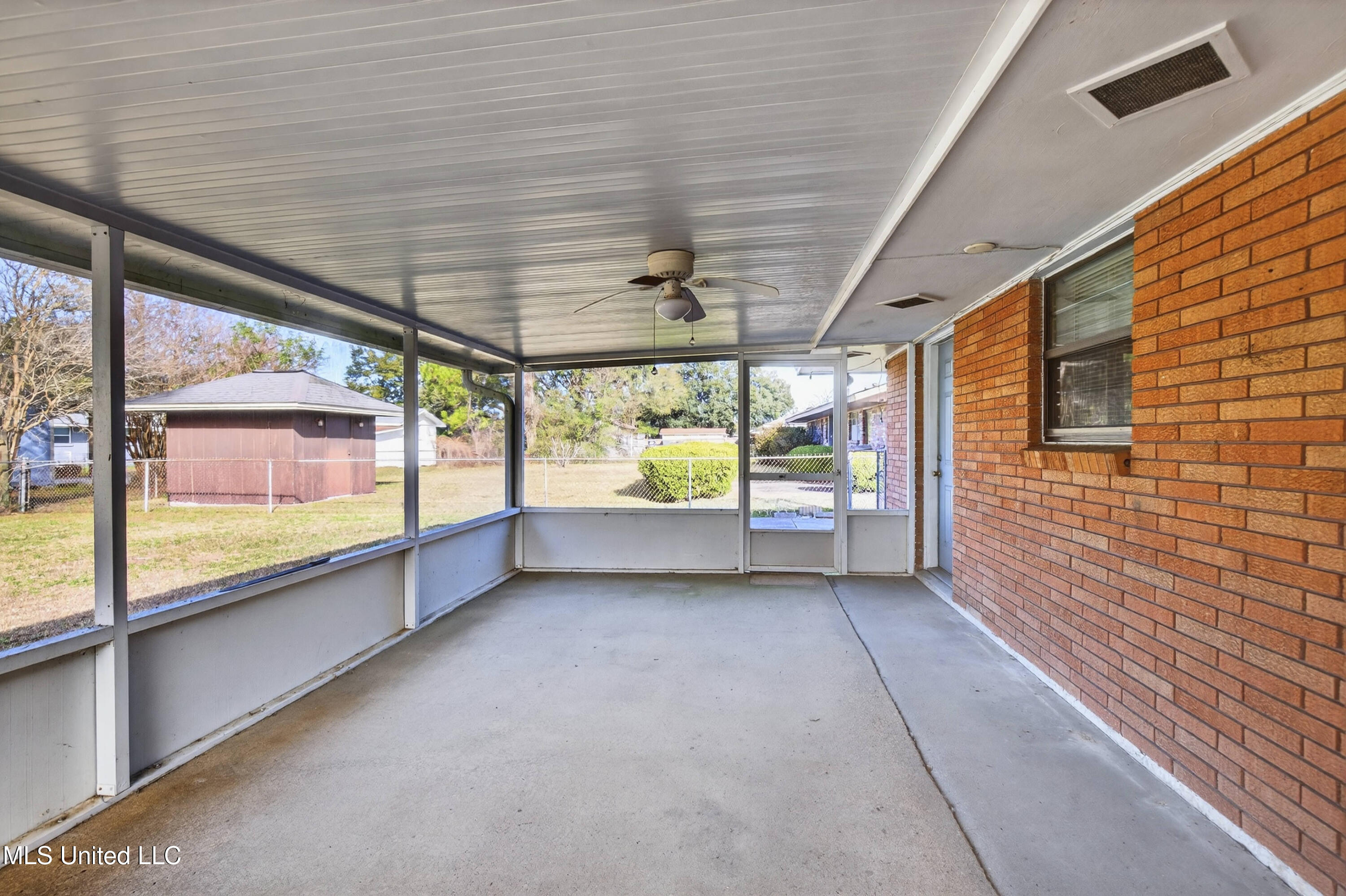 105 Suffolk Drive Property Photo 26