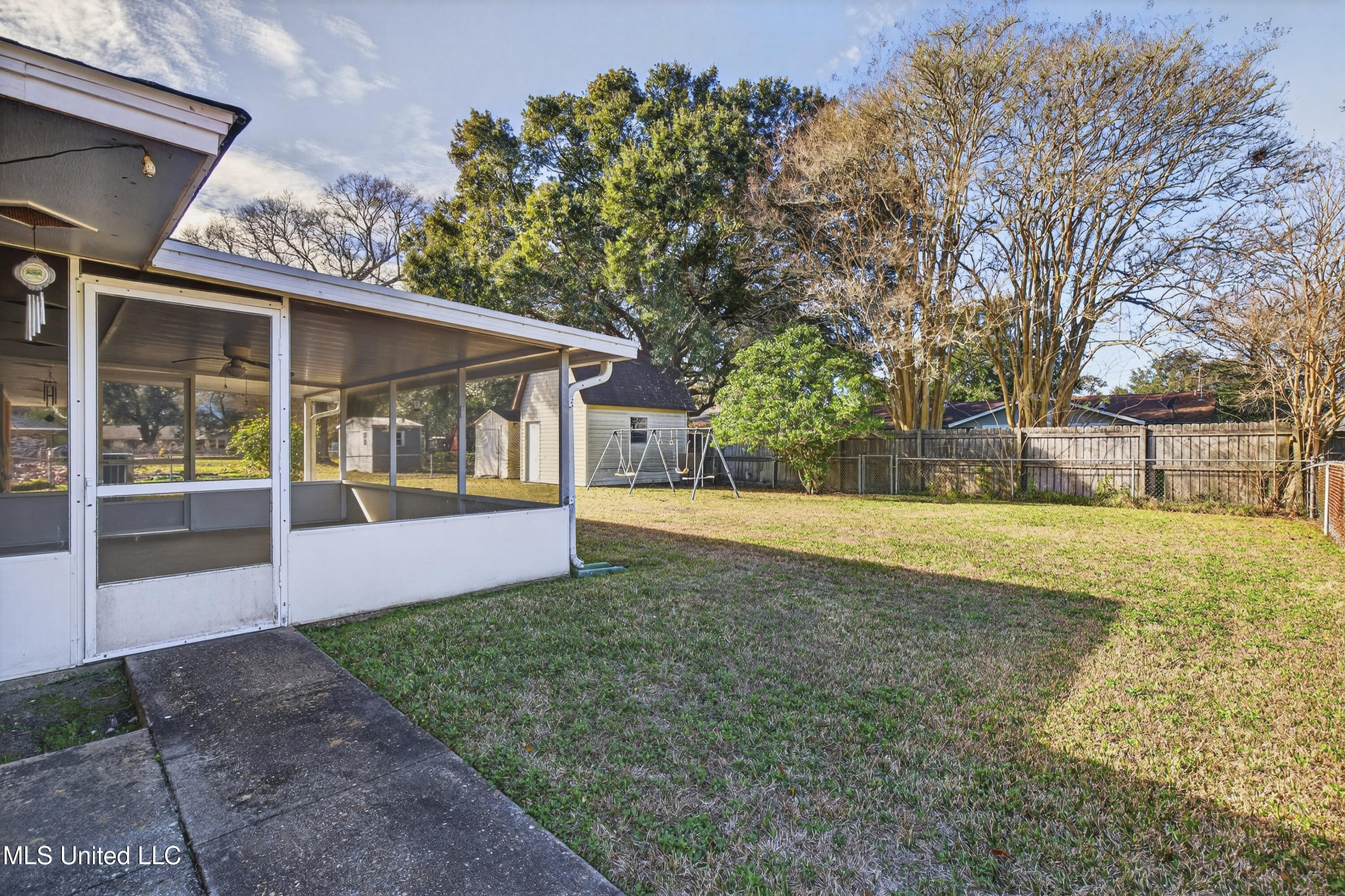 105 Suffolk Drive Property Photo 31