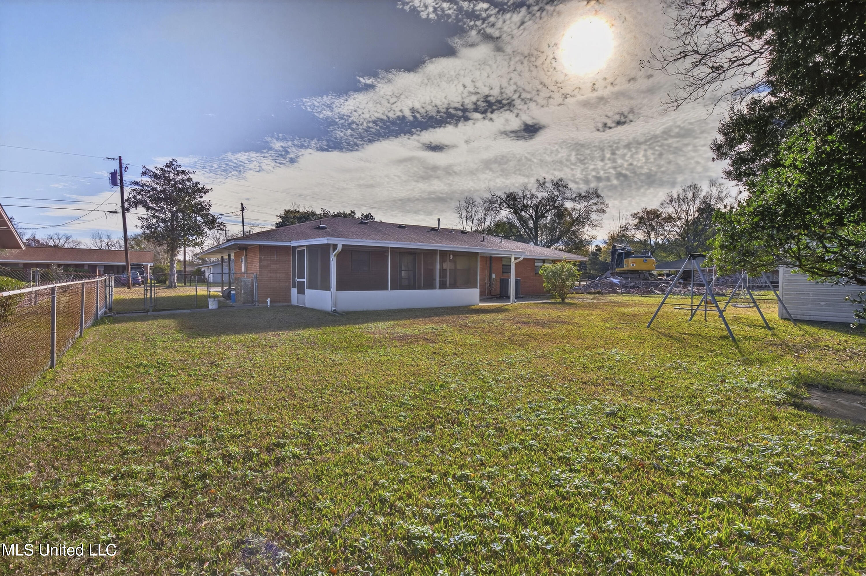 105 Suffolk Drive Property Photo 32