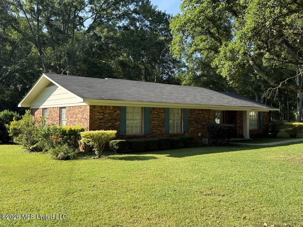 211 Highway 487 Property Photo 3