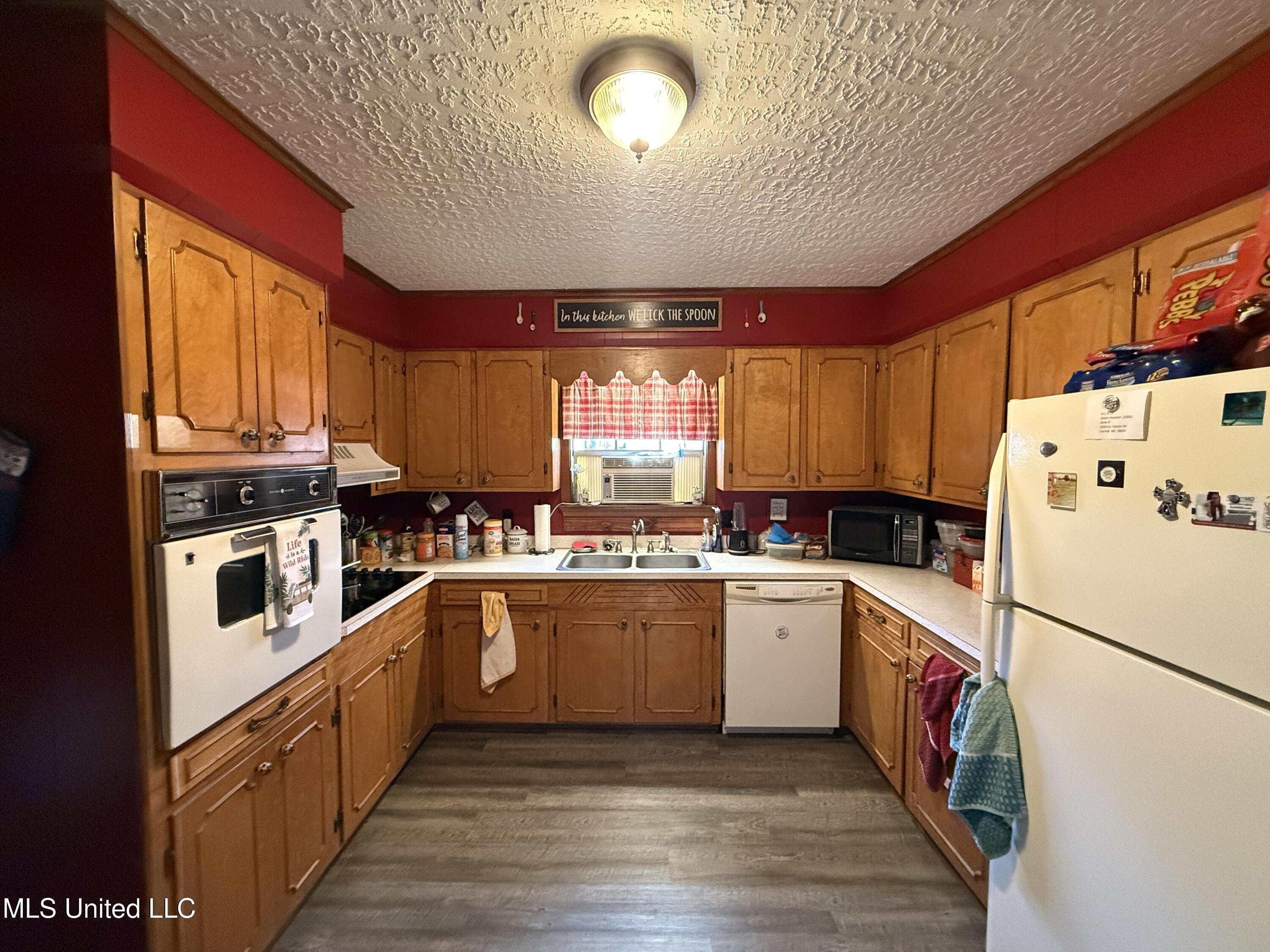 211 Highway 487 Property Photo 13