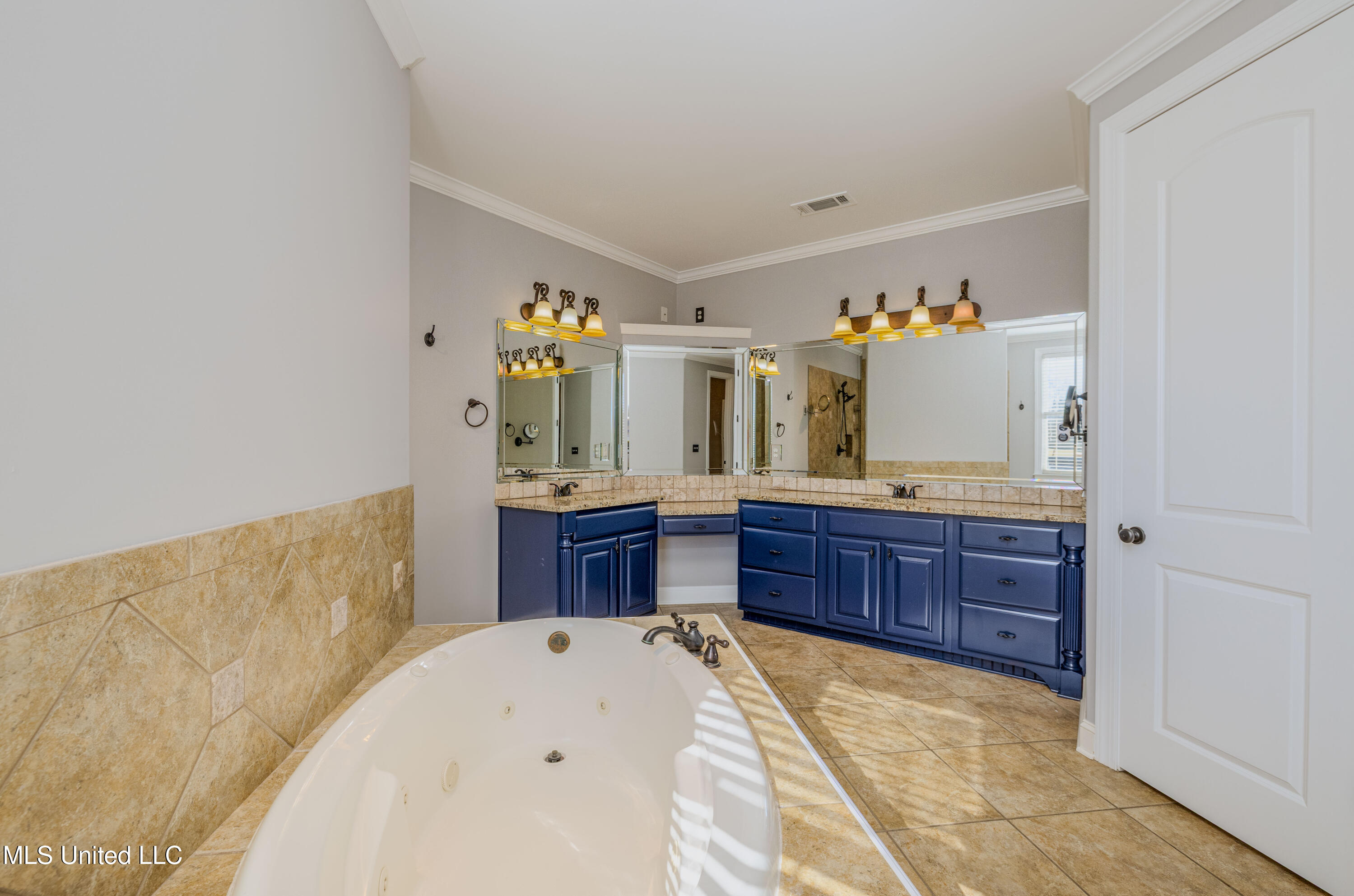 6394 Cody Cove Property Photo 22