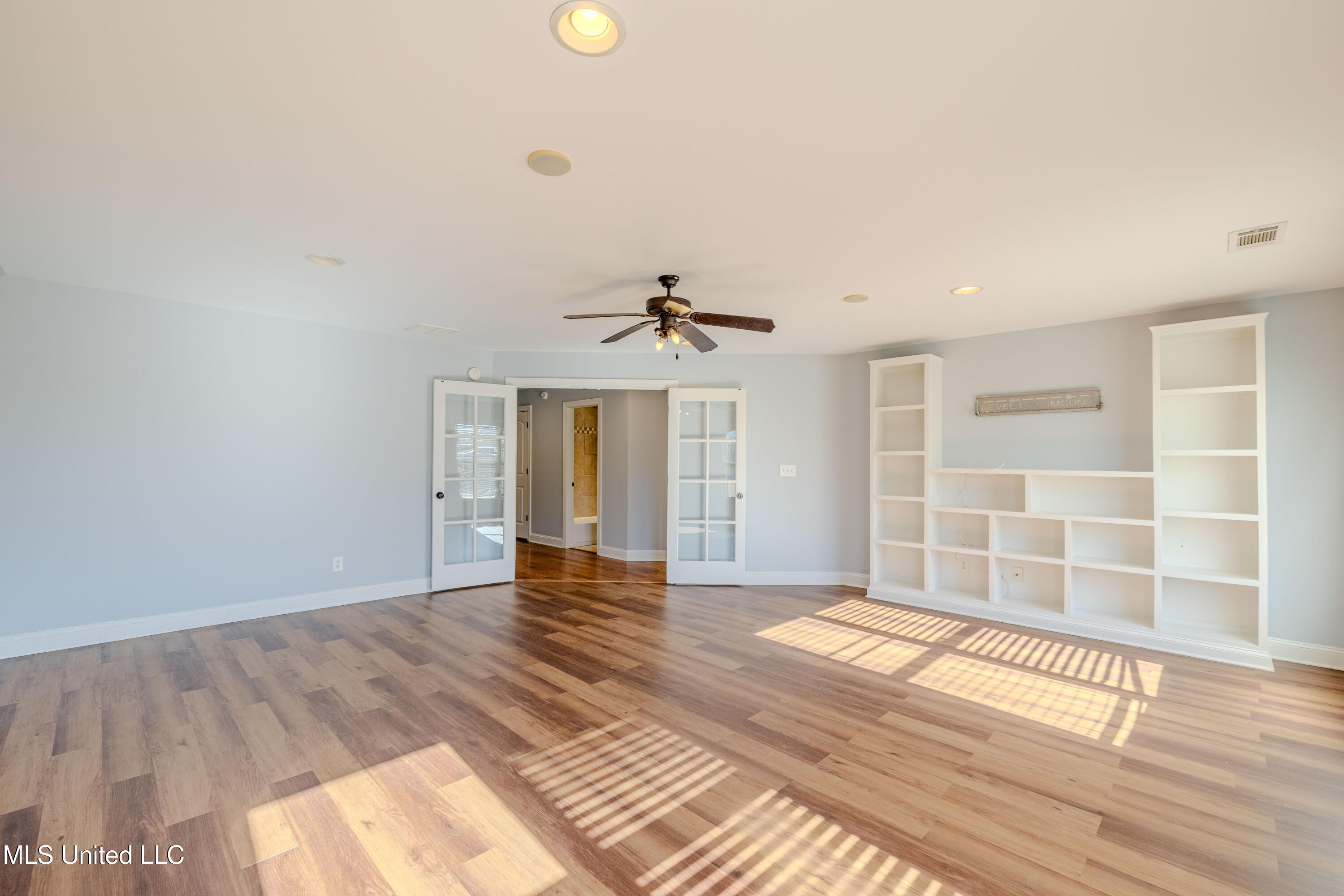 6394 Cody Cove Property Photo 25