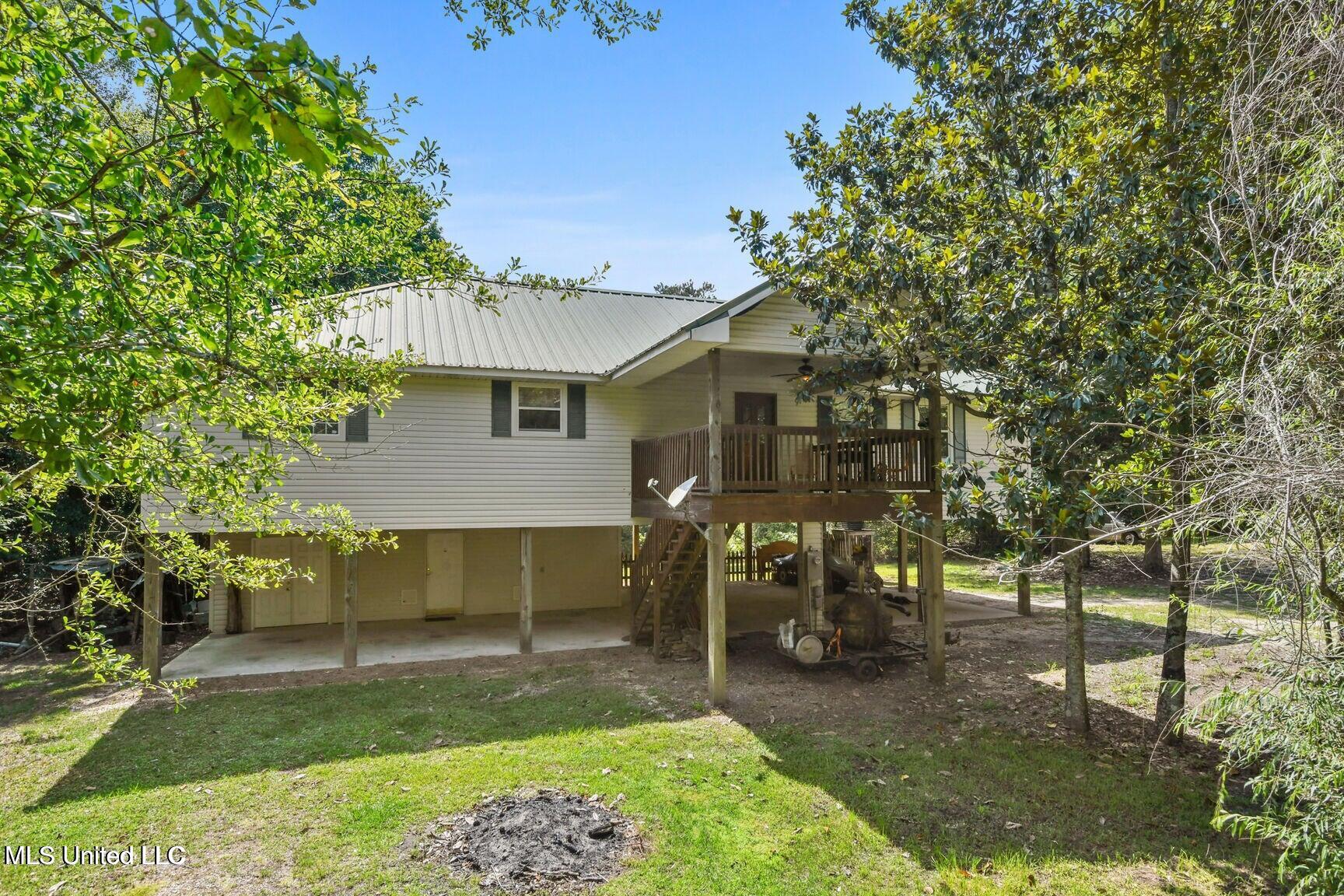 19639 Laterre Drive Property Photo 2