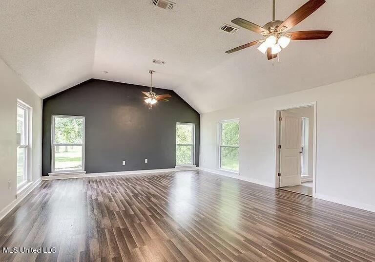 6535 Lakeshore Road Property Photo 4