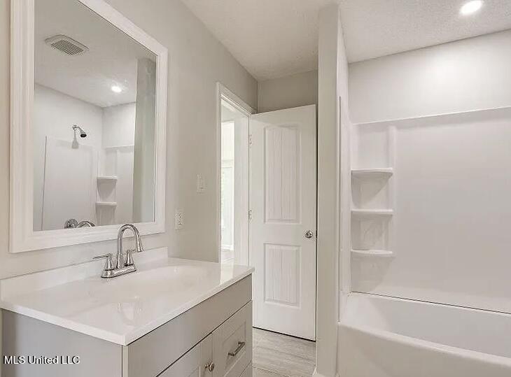 6535 Lakeshore Road Property Photo 5