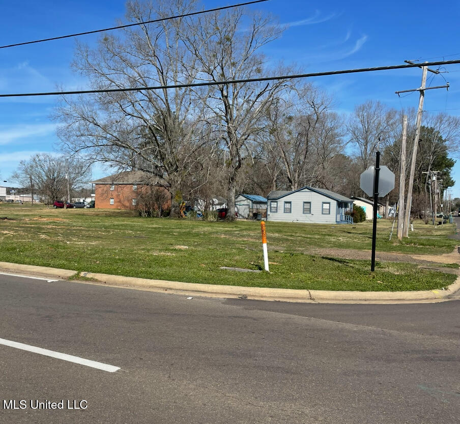 2212 Old Brandon Road Property Photo 1