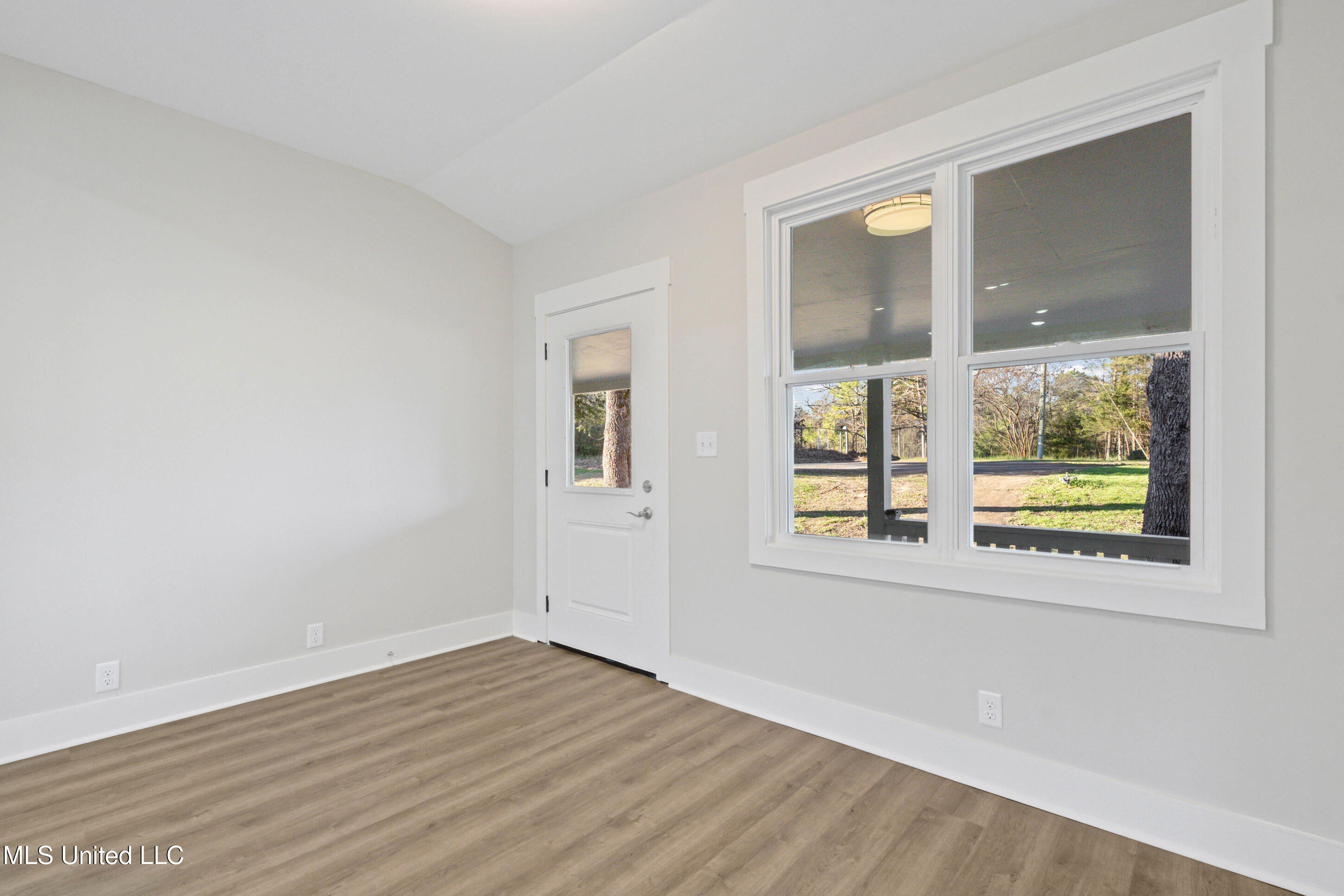 147 Crockett Road Property Photo 5