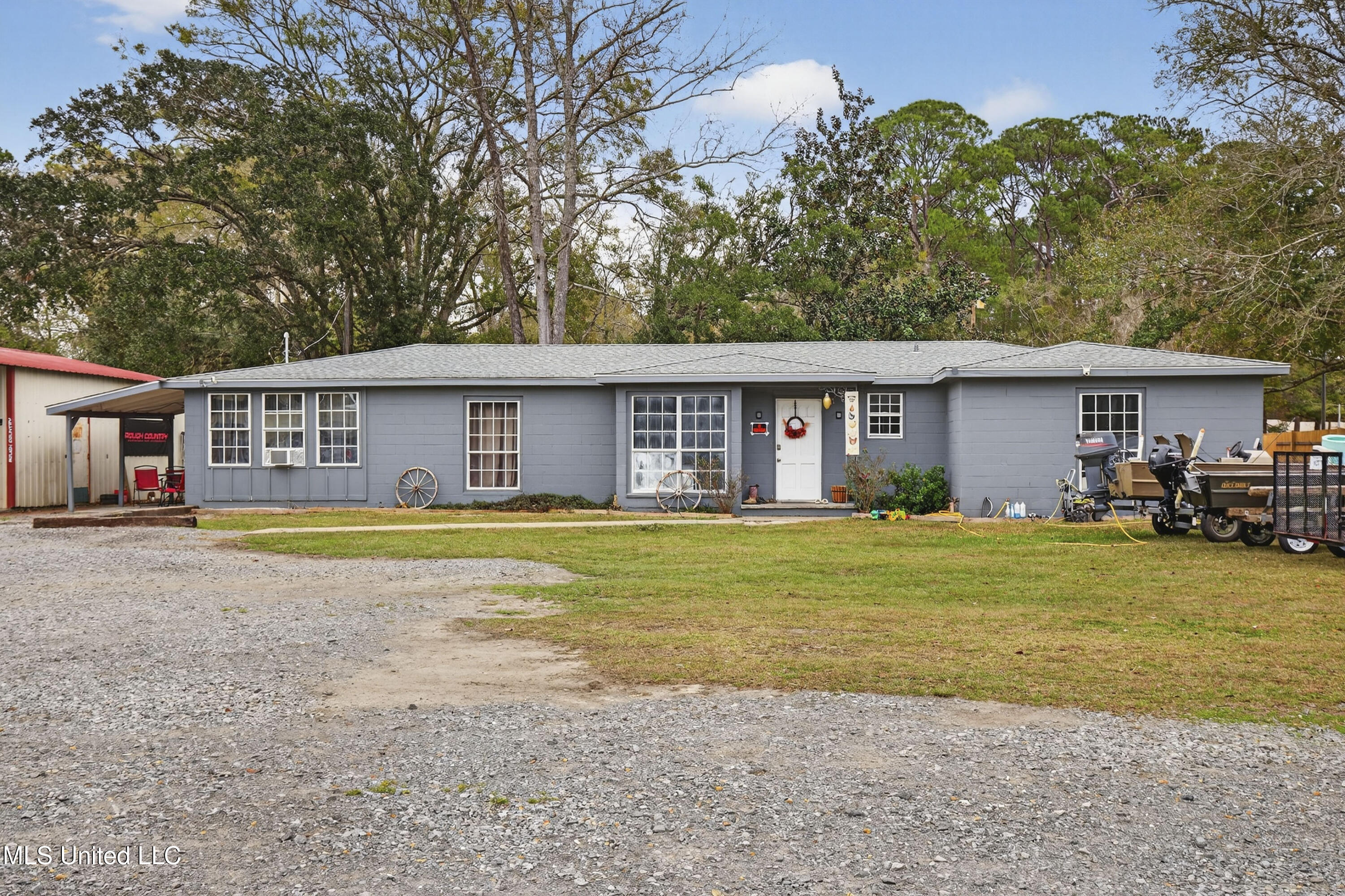 7621 Elder Ferry Road Property Photo 2