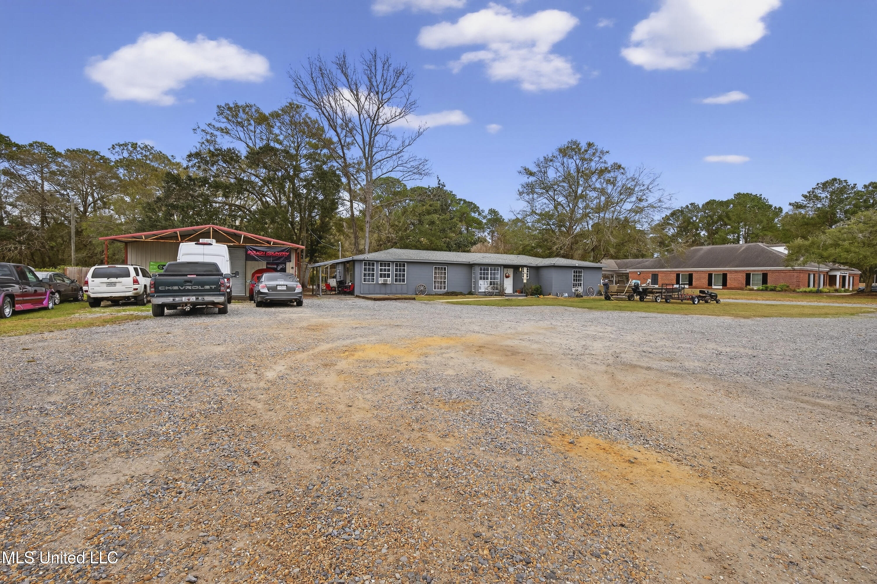 7621 Elder Ferry Road Property Photo 3