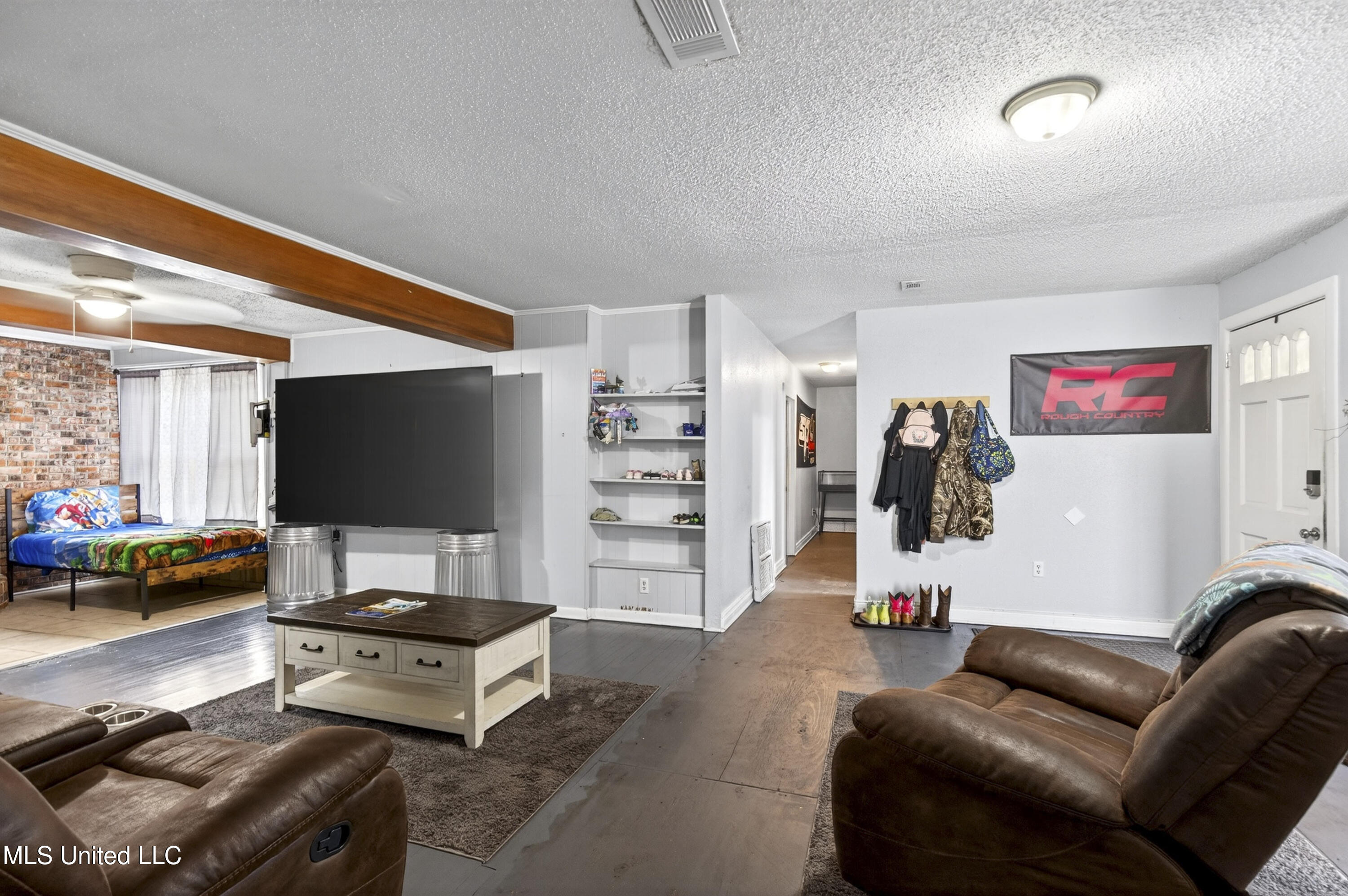 7621 Elder Ferry Road Property Photo 6