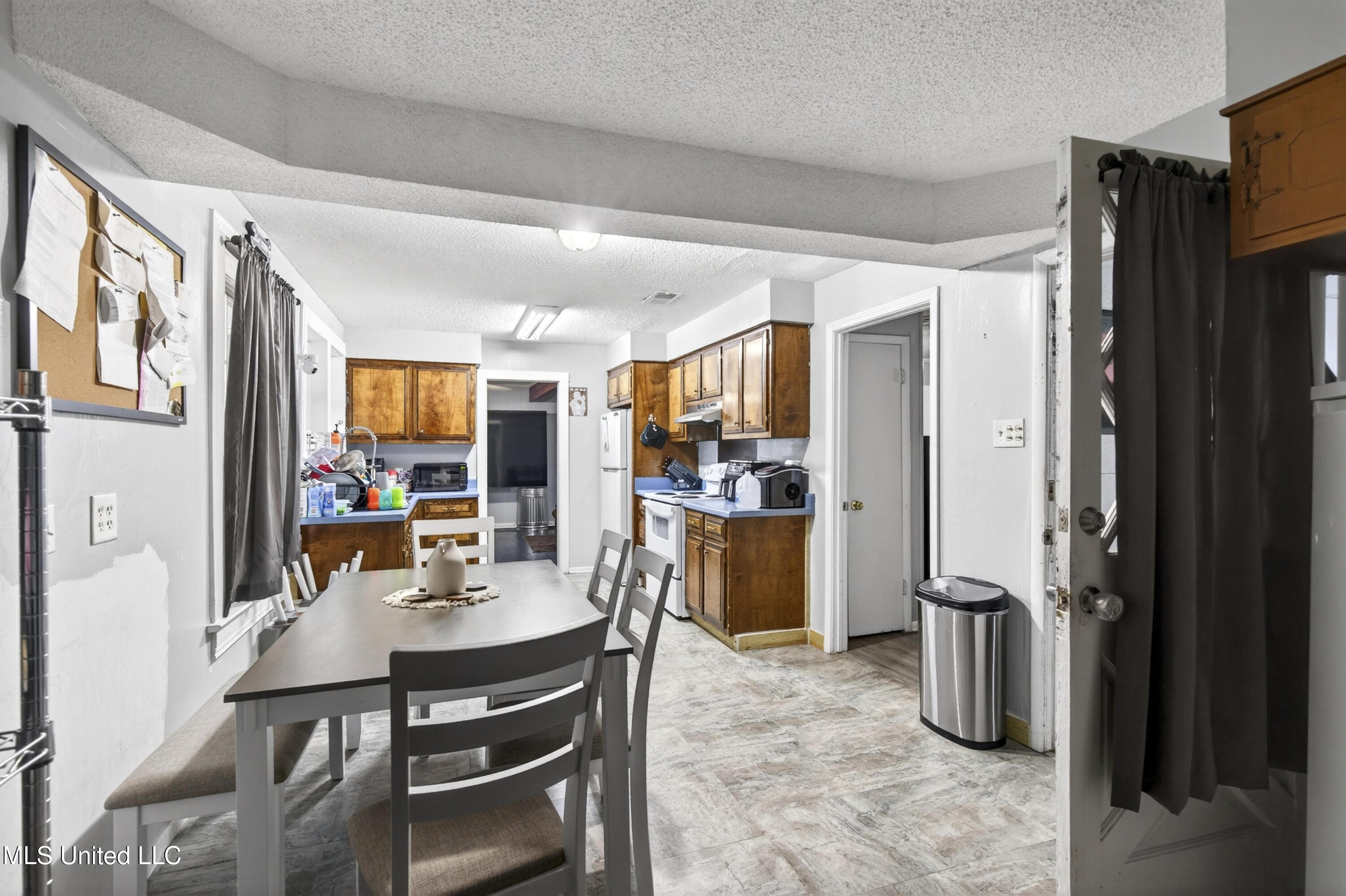 7621 Elder Ferry Road Property Photo 12