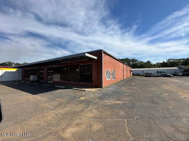 1240 Ellis Avenue Property Photo 1