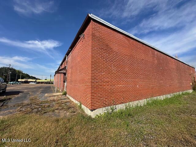 1240 Ellis Avenue Property Photo 3