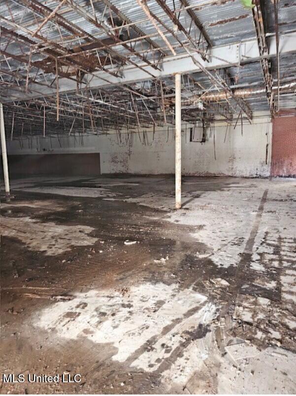 1240 Ellis Avenue Property Photo 4