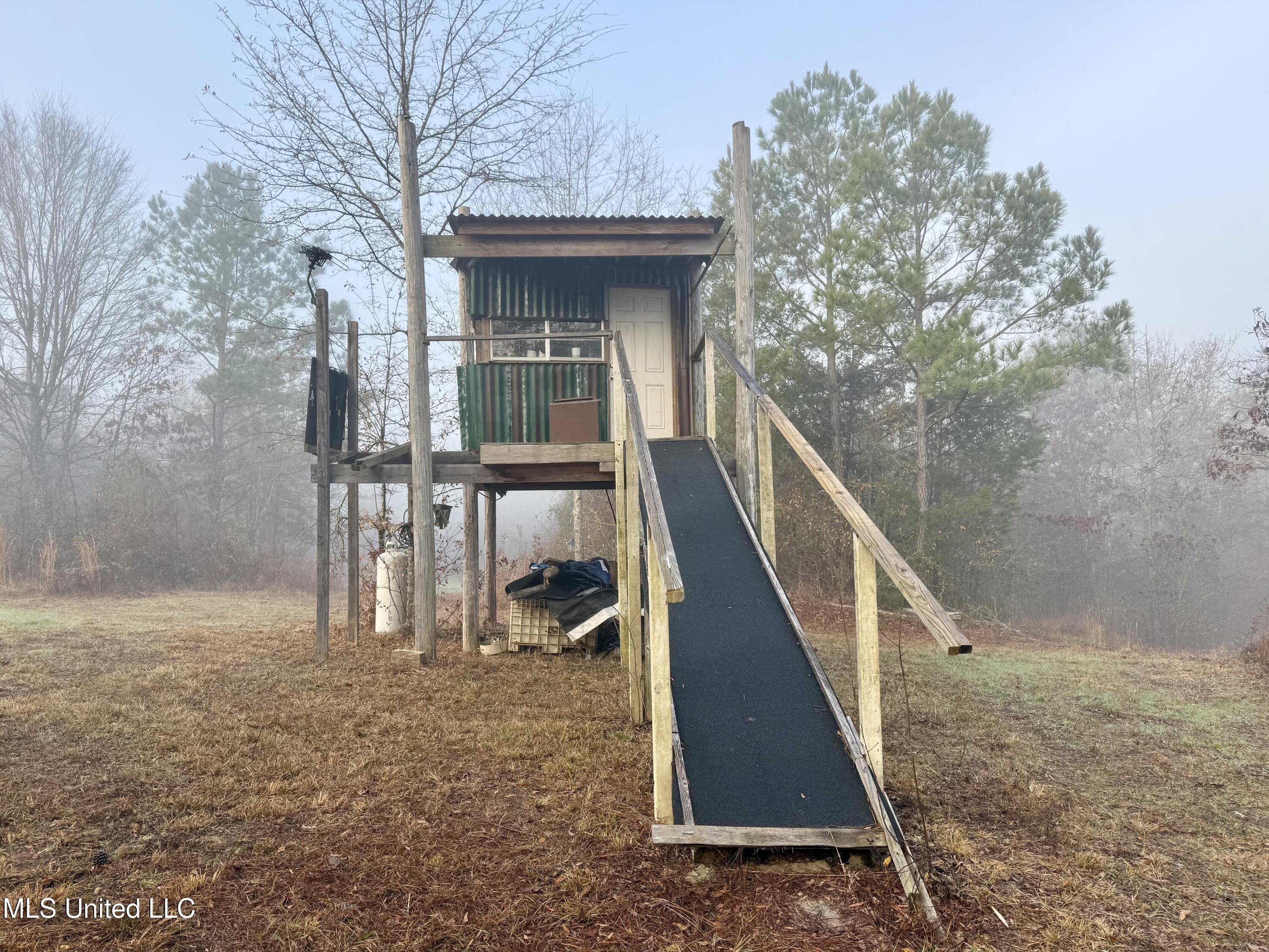 960 Old 51 Road Property Photo 15
