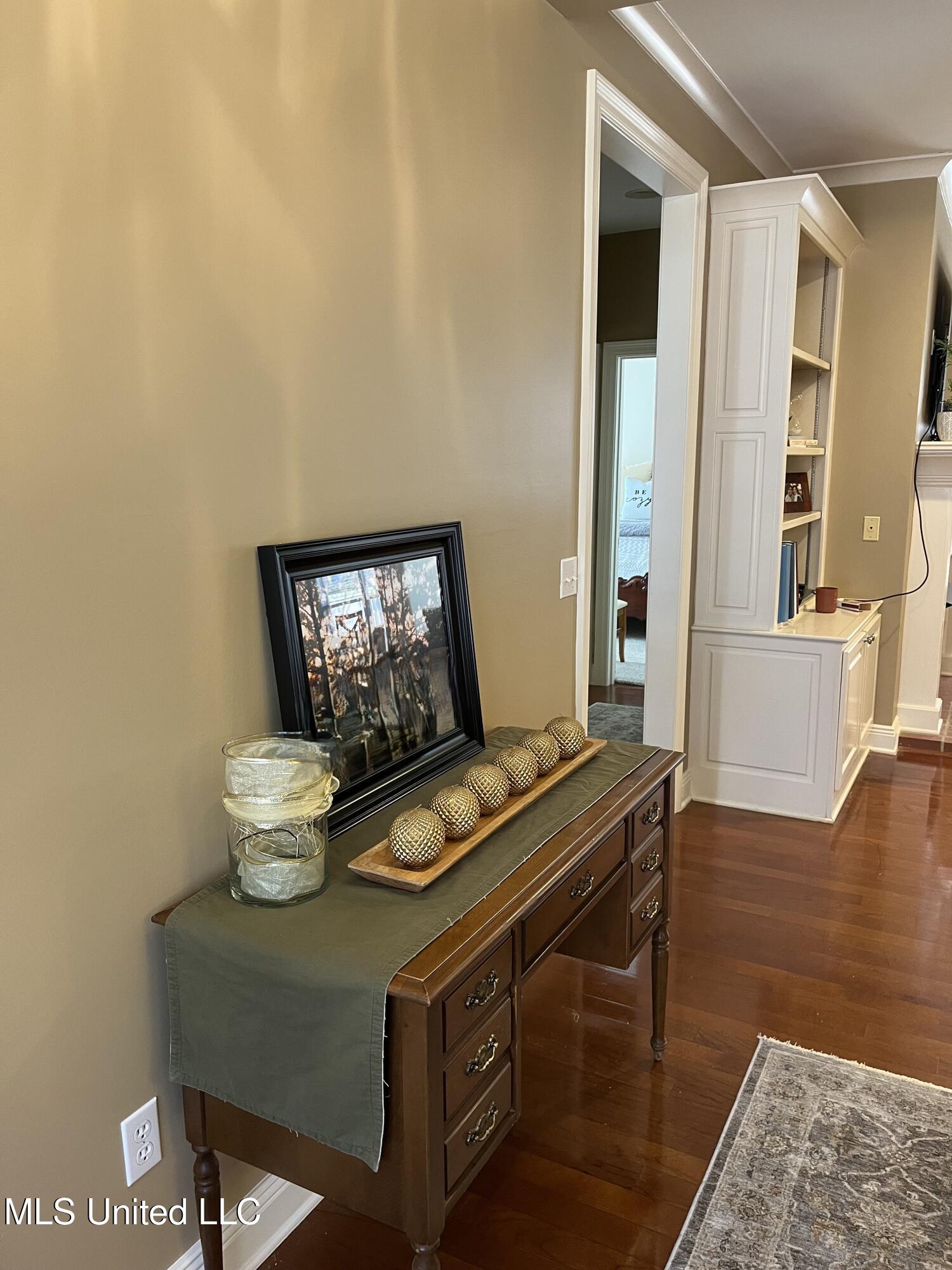5311 Linmoor Drive Property Photo 3