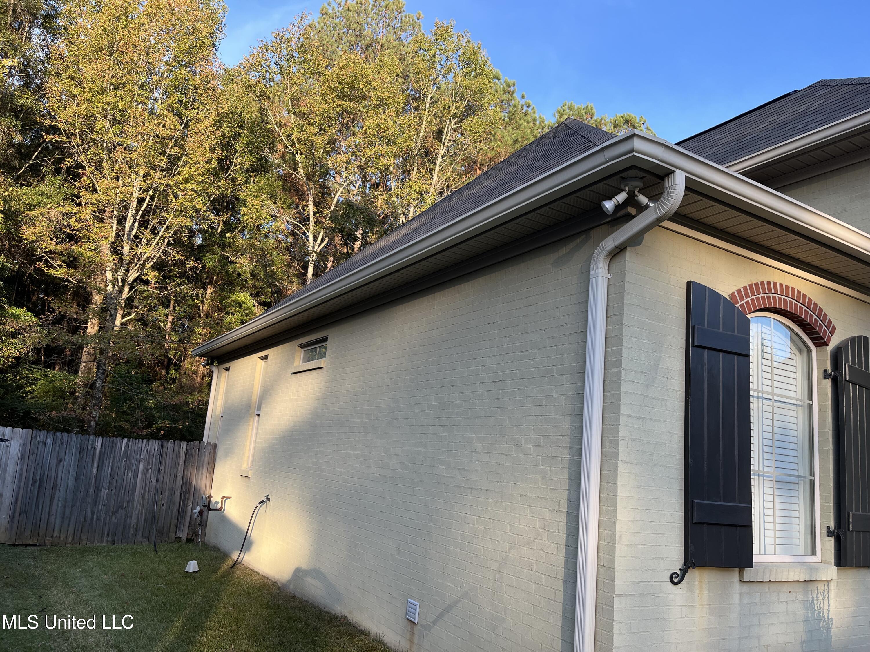 5311 Linmoor Drive Property Photo 5