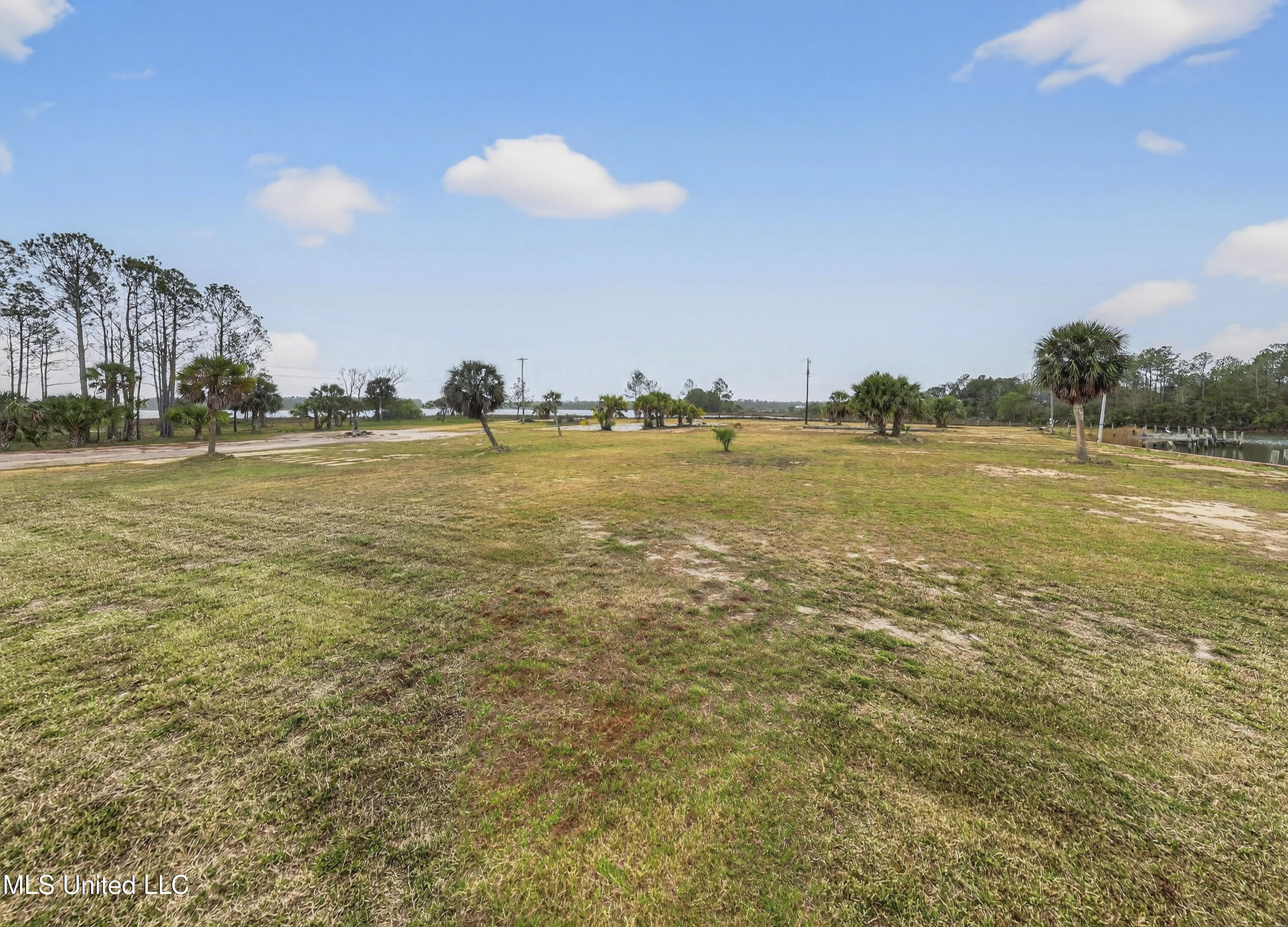 24616 Yacht Club Drive Property Photo 8