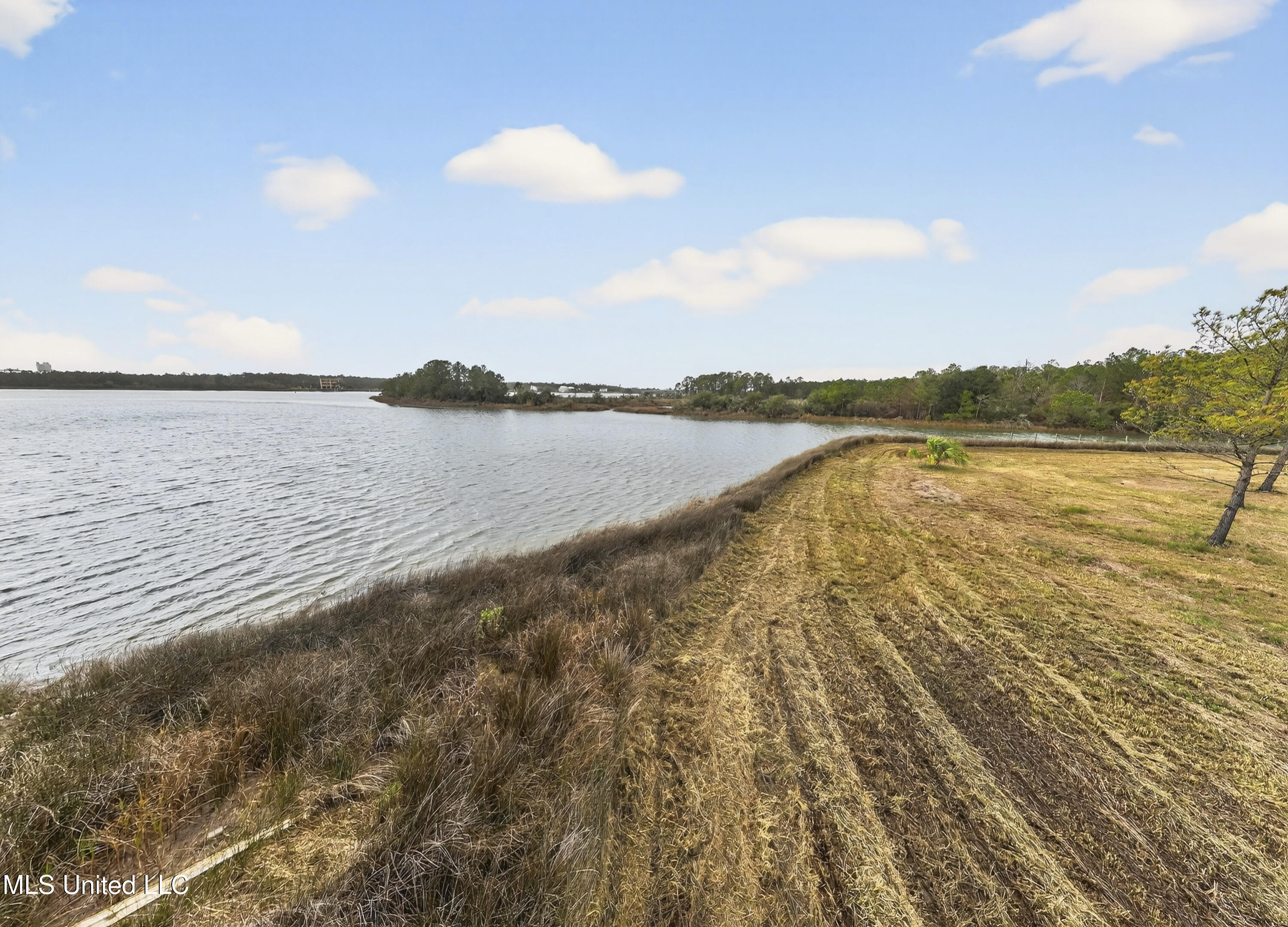 24616 Yacht Club Drive Property Photo 13