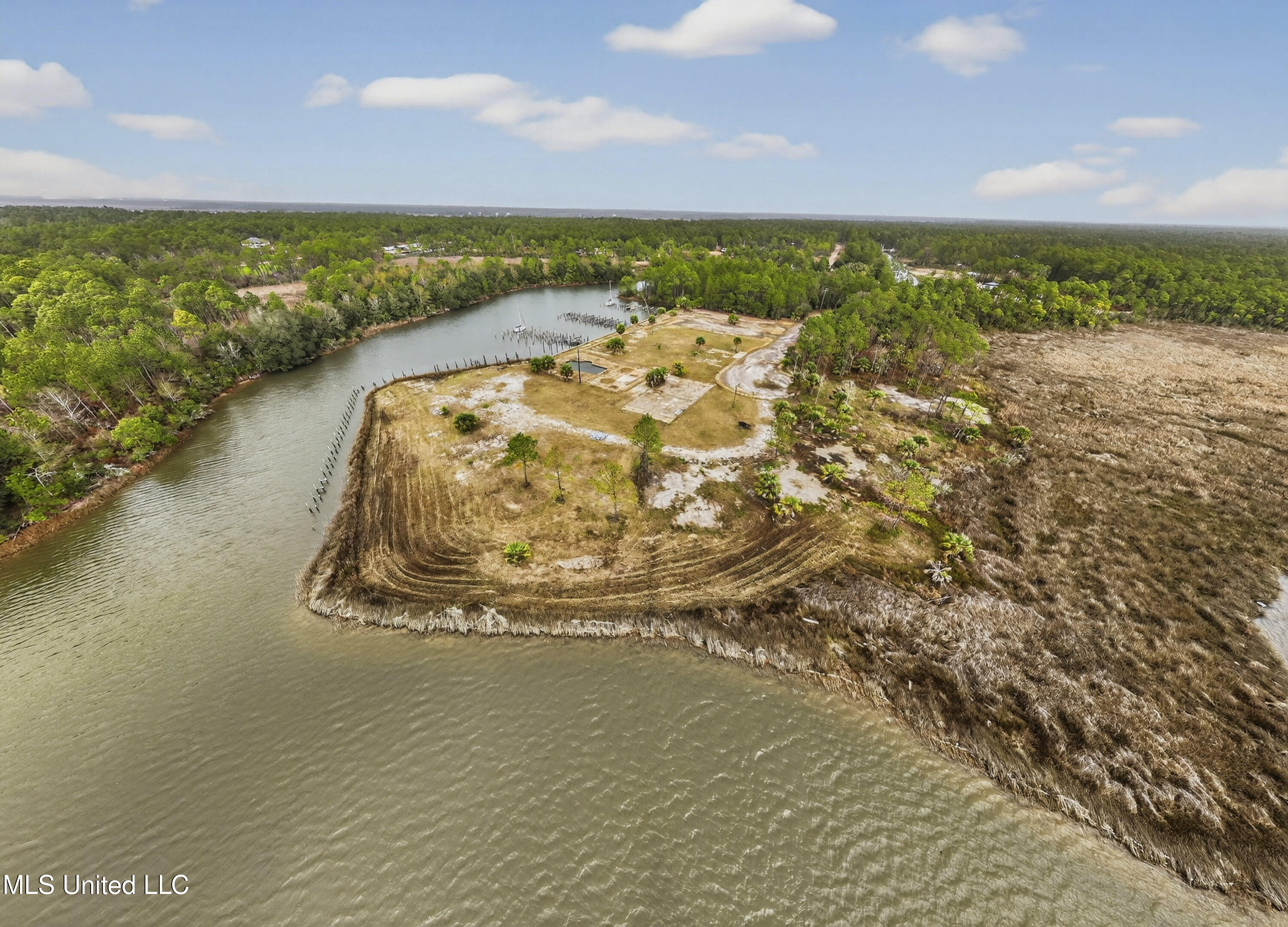 24616 Yacht Club Drive Property Photo 14