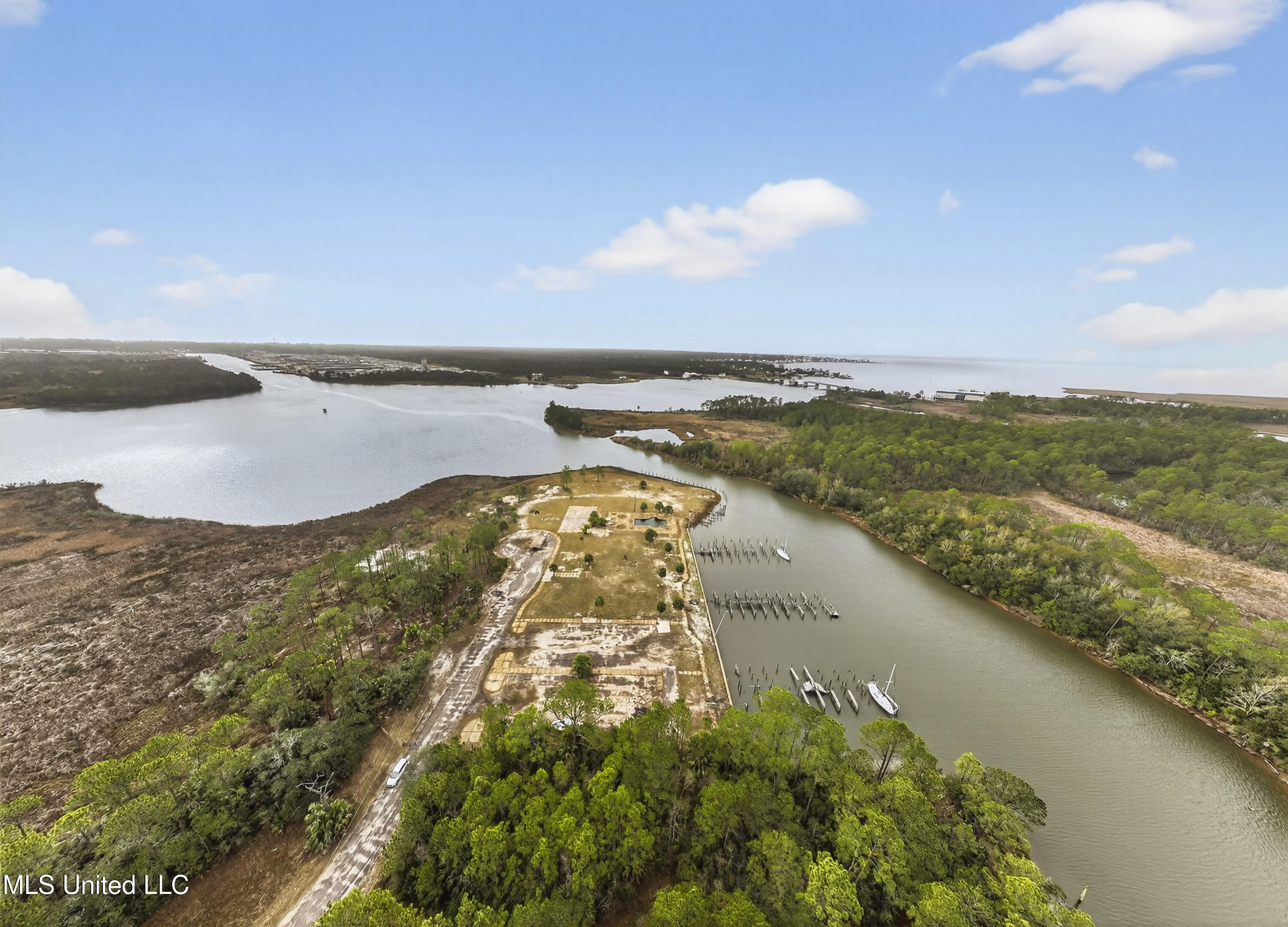 24616 Yacht Club Drive Property Photo 17