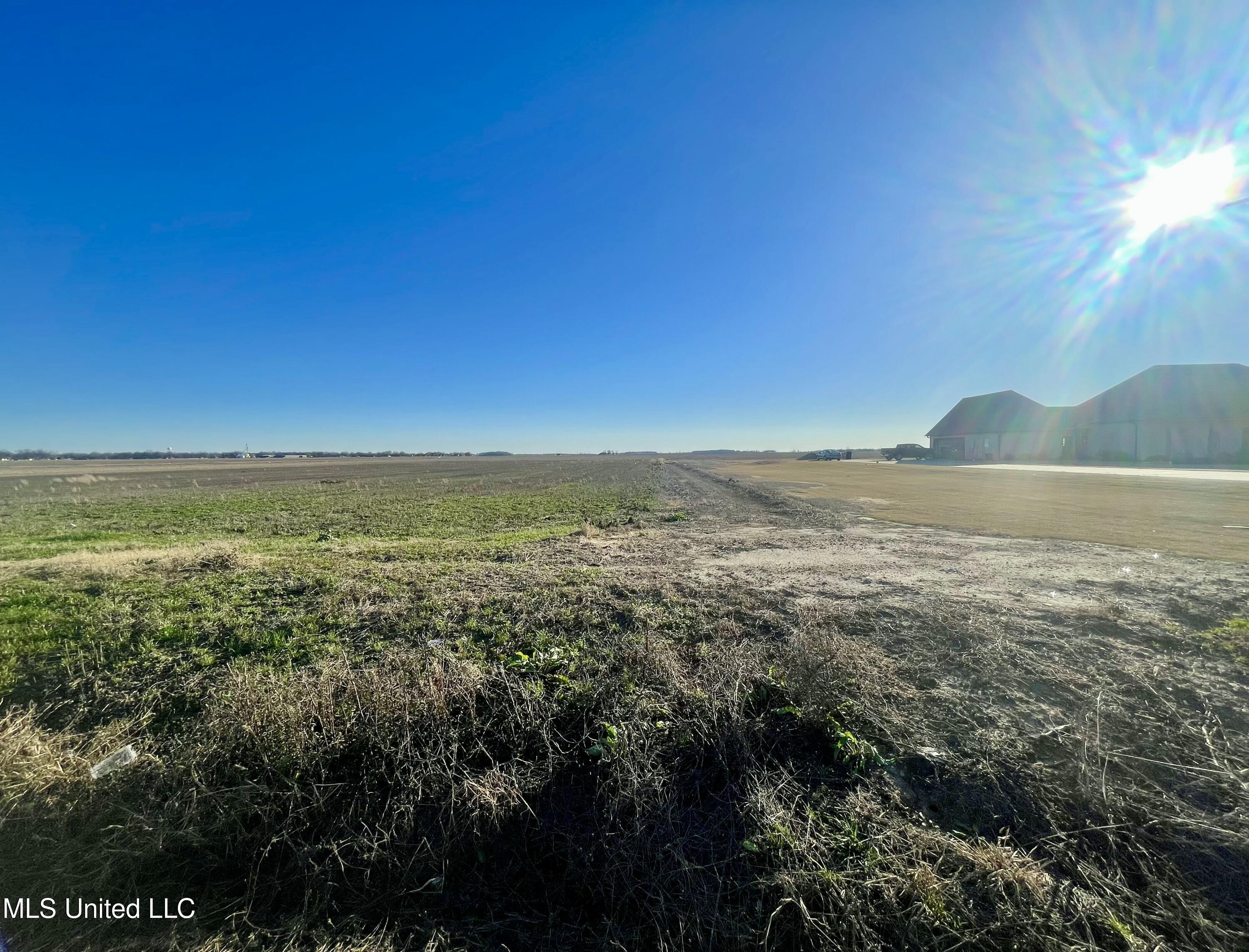Laughlin Road Property Photo 7