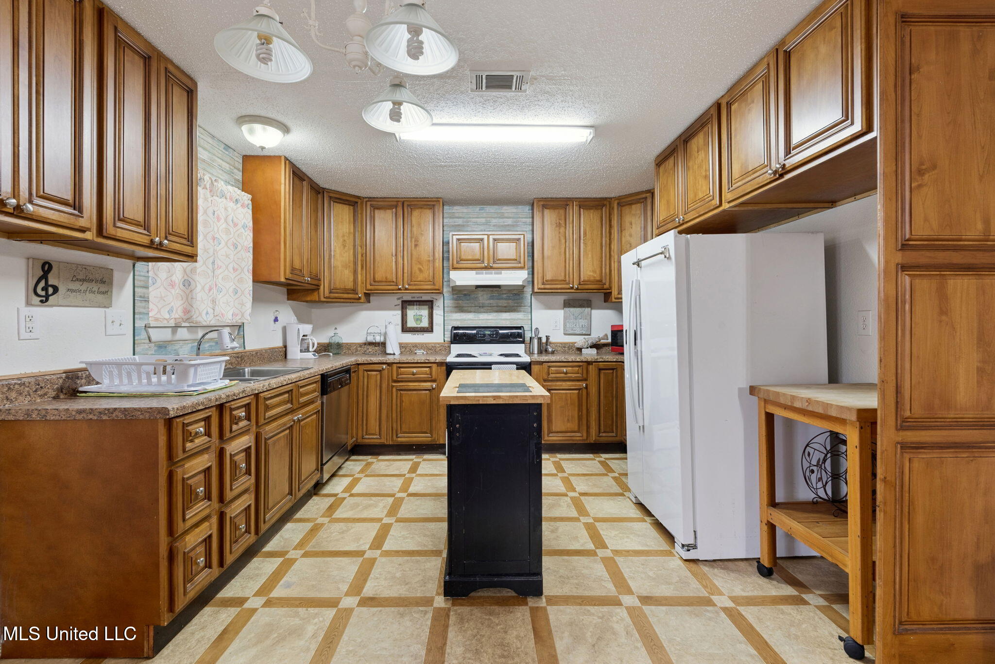4250 1st Avenue Property Photo 4
