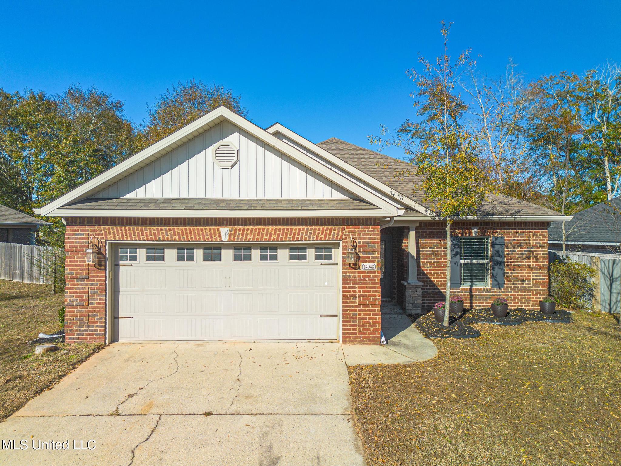 14048 Fox Hill Drive Property Photo 1