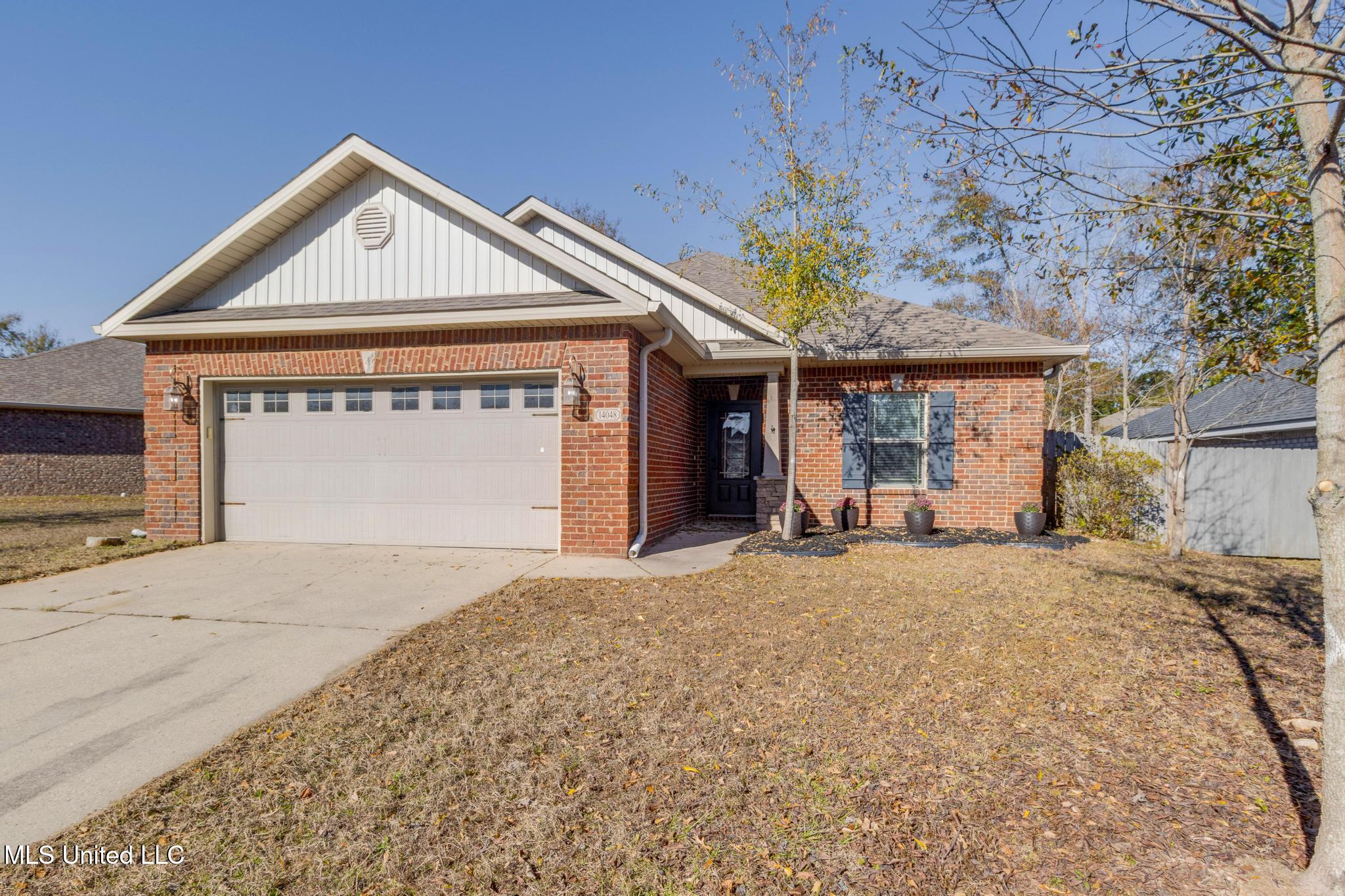 14048 Fox Hill Drive Property Photo 3