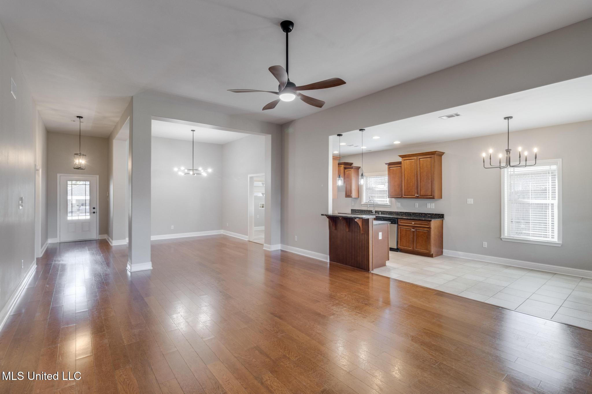 14048 Fox Hill Drive Property Photo 7