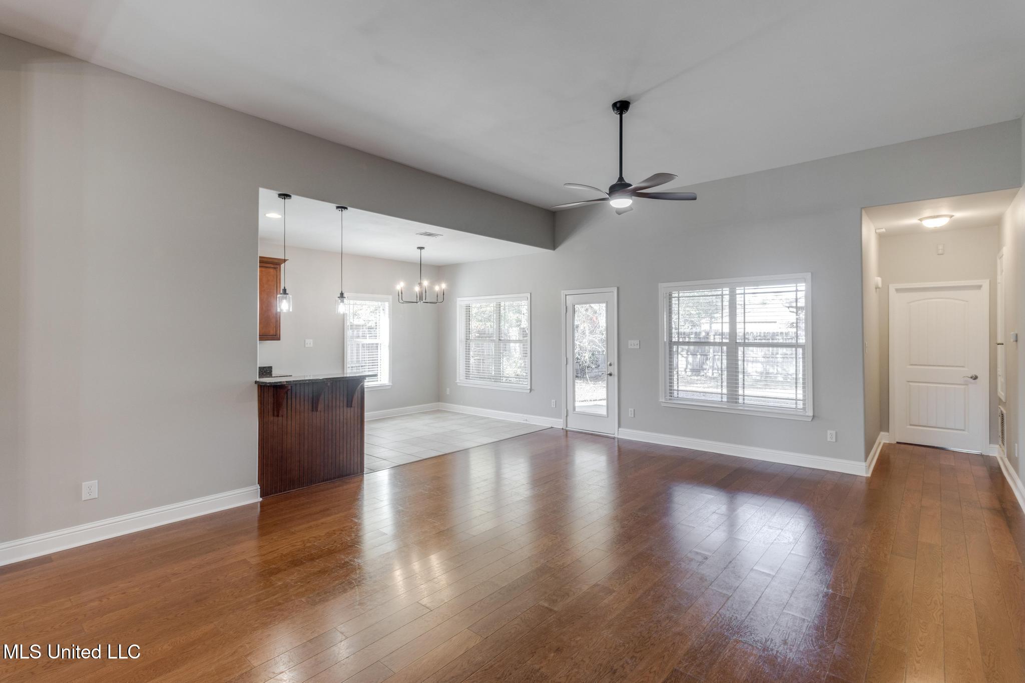 14048 Fox Hill Drive Property Photo 13