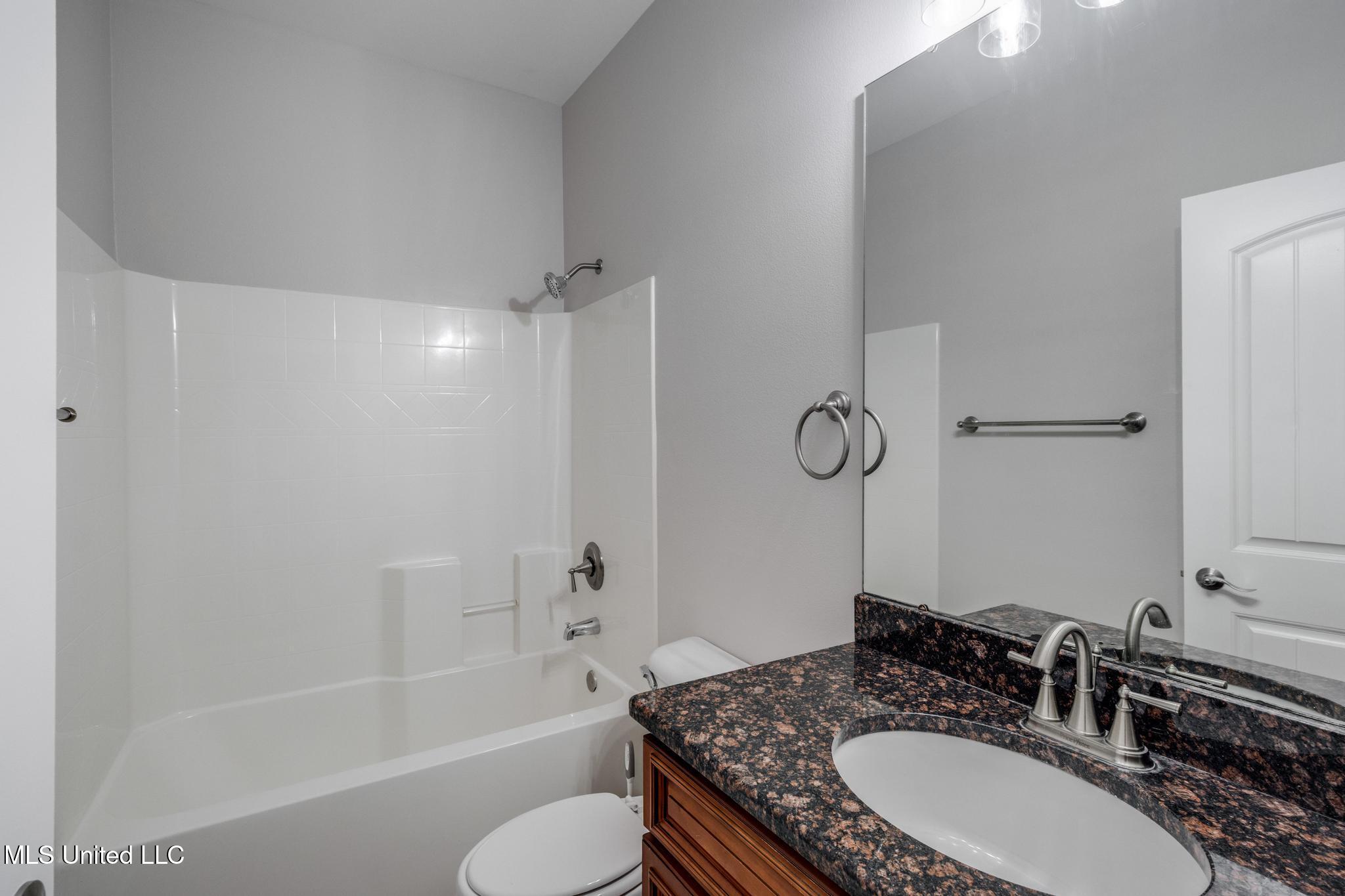 14048 Fox Hill Drive Property Photo 16