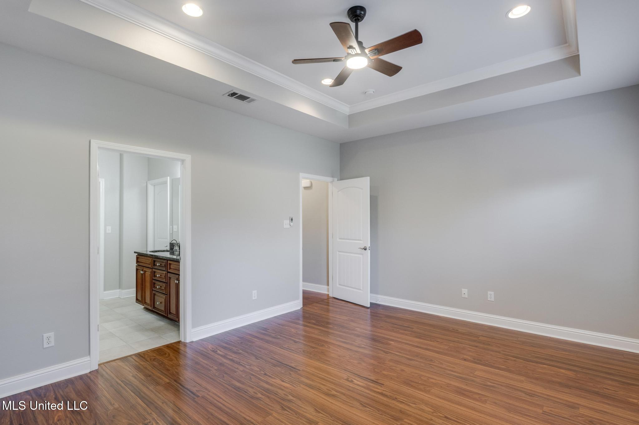 14048 Fox Hill Drive Property Photo 21