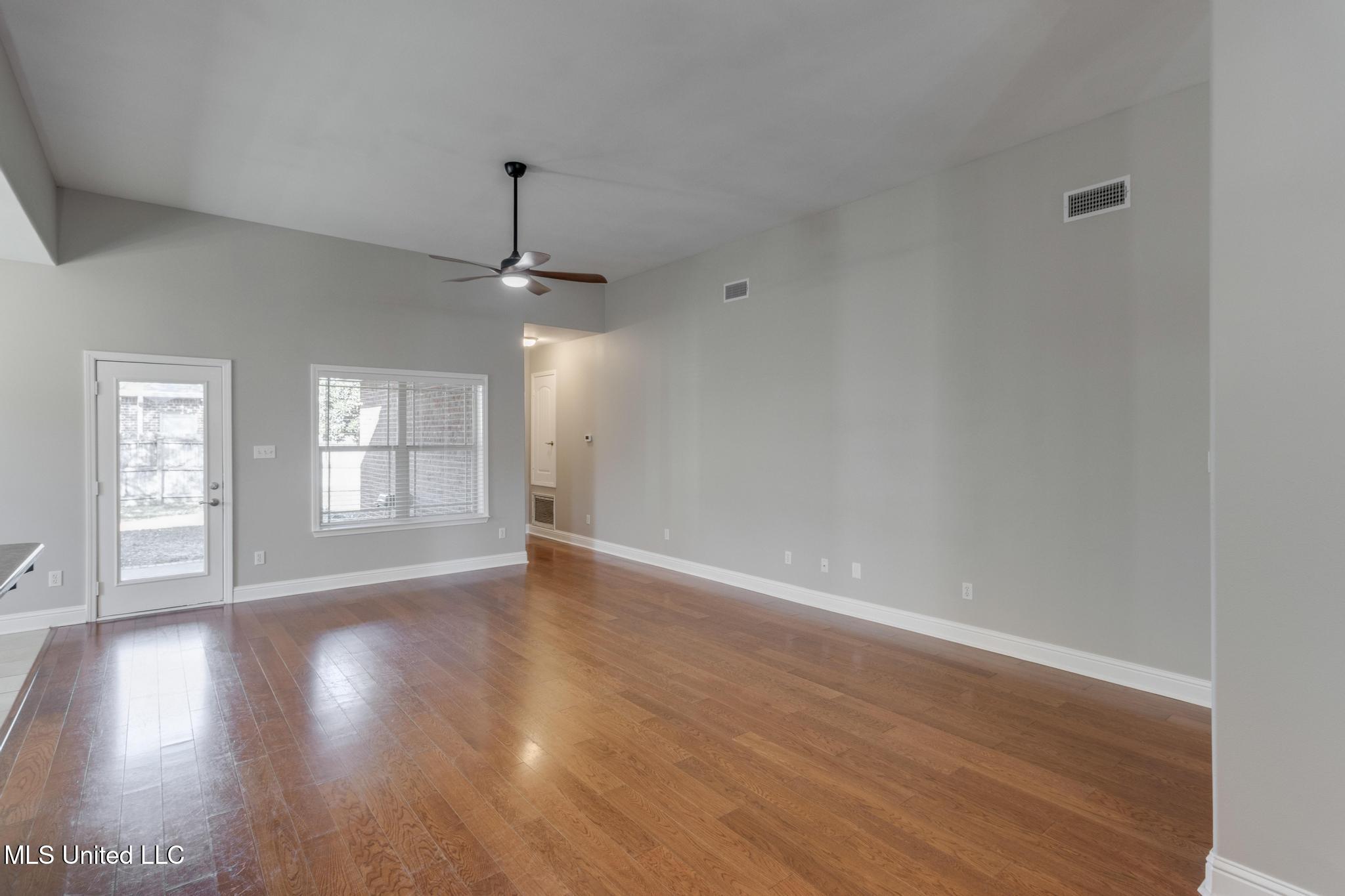 14048 Fox Hill Drive Property Photo 23