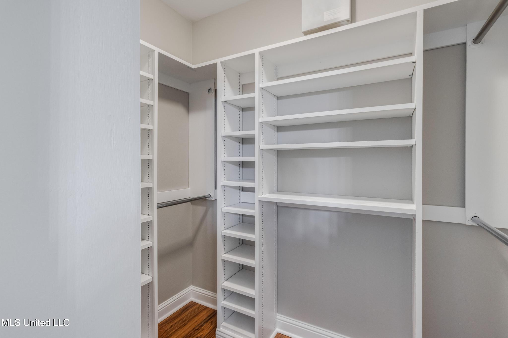 14048 Fox Hill Drive Property Photo 33