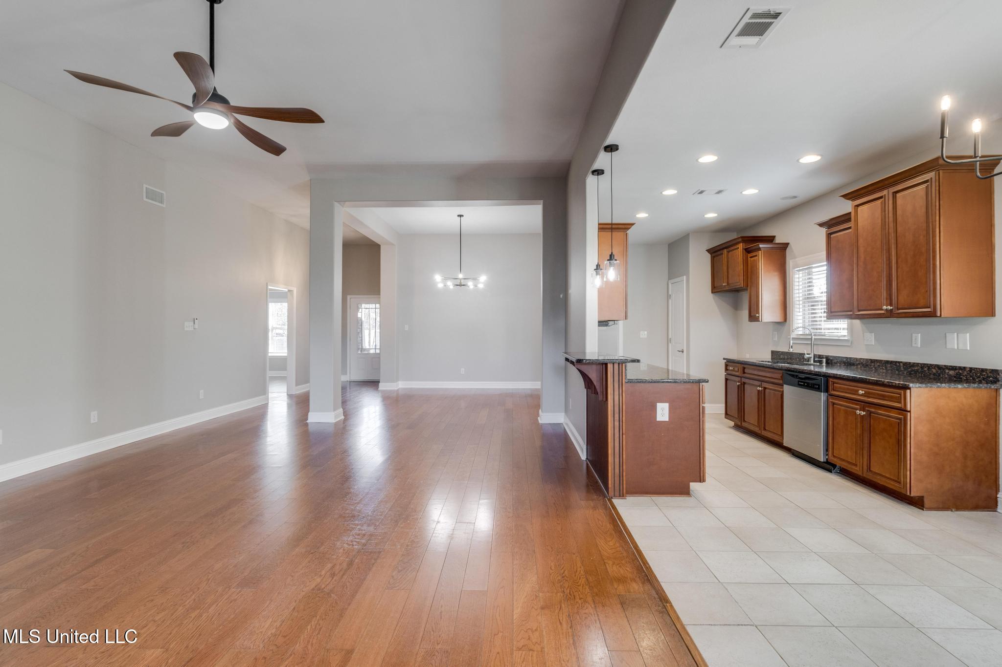 14048 Fox Hill Drive Property Photo 34