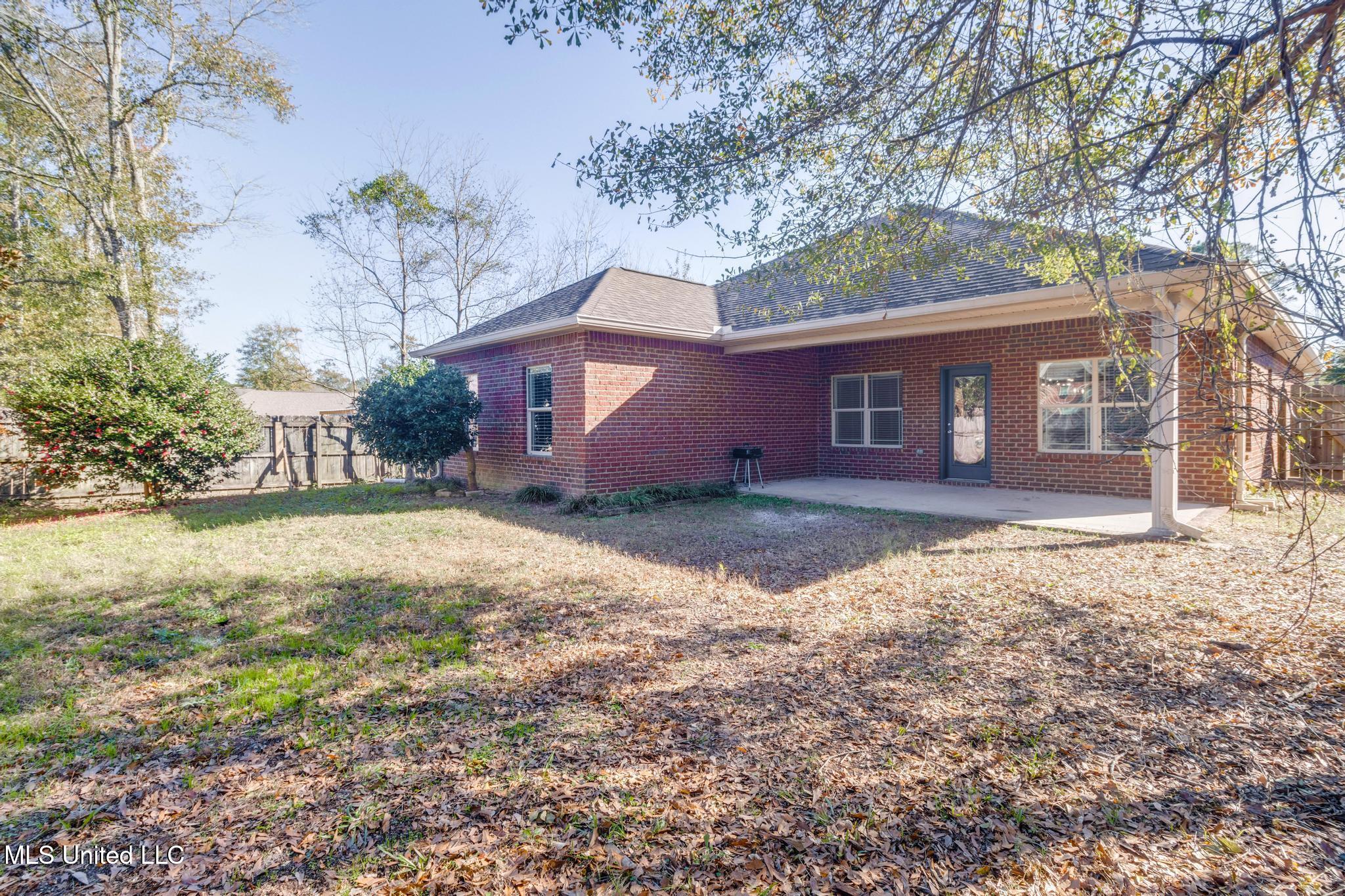 14048 Fox Hill Drive Property Photo 35