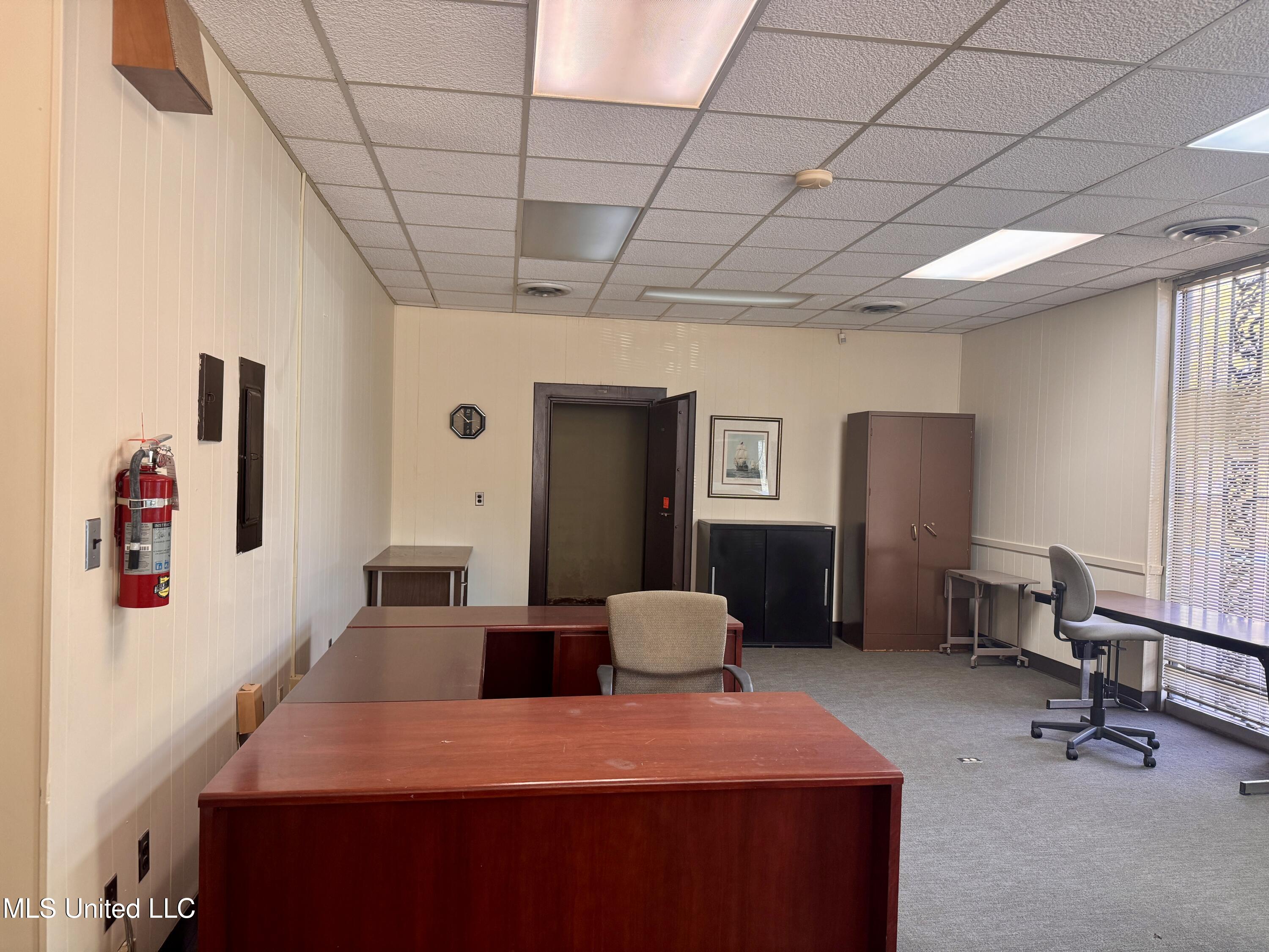 100 Julia Street Property Photo 6