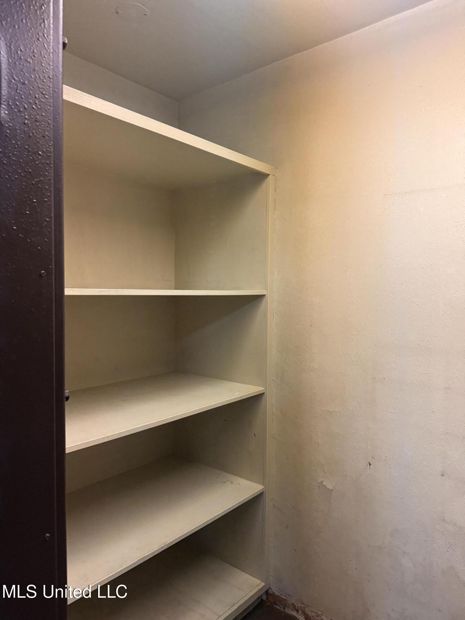 100 Julia Street Property Photo 8