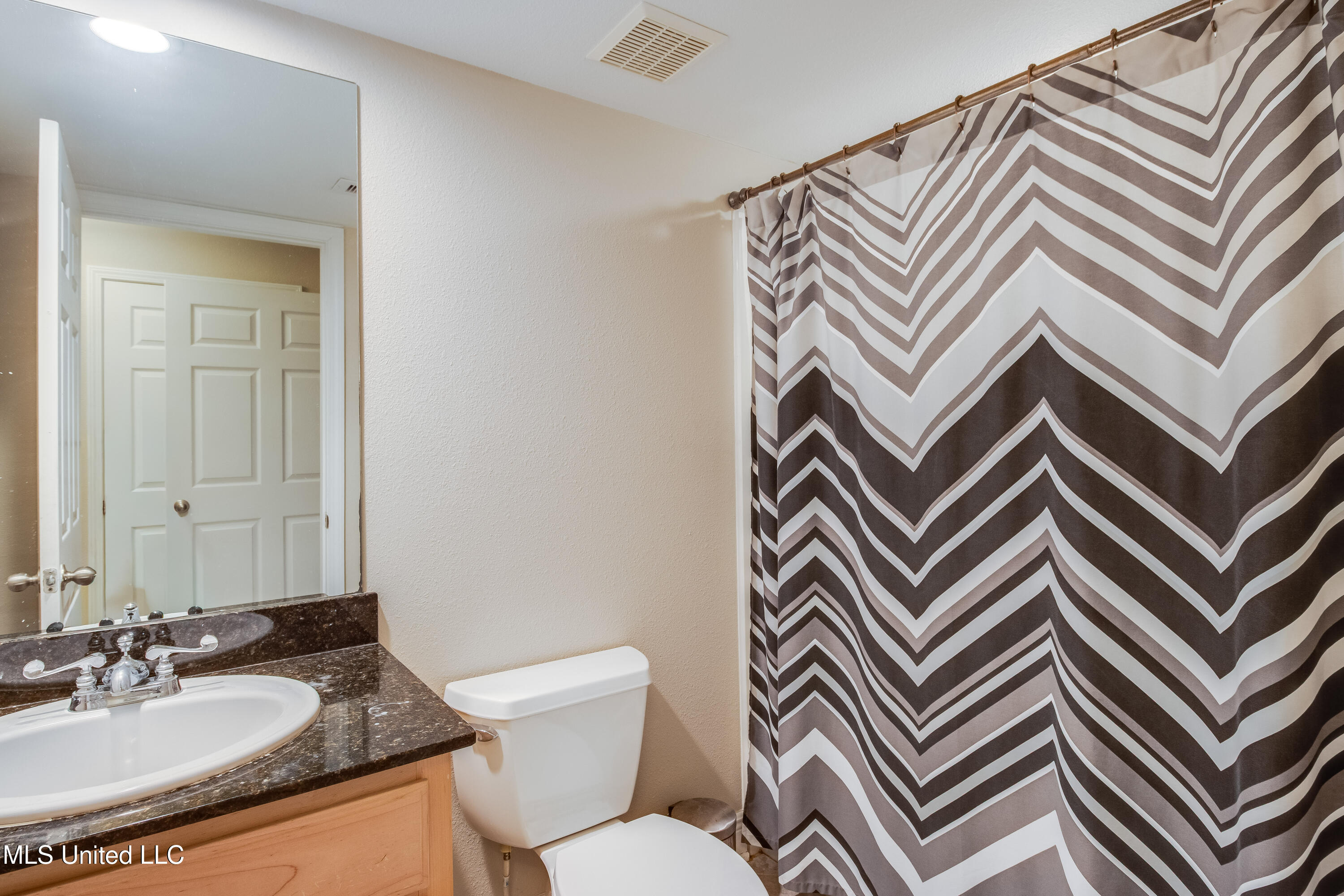 2046 Beach Boulevard Property Photo 15