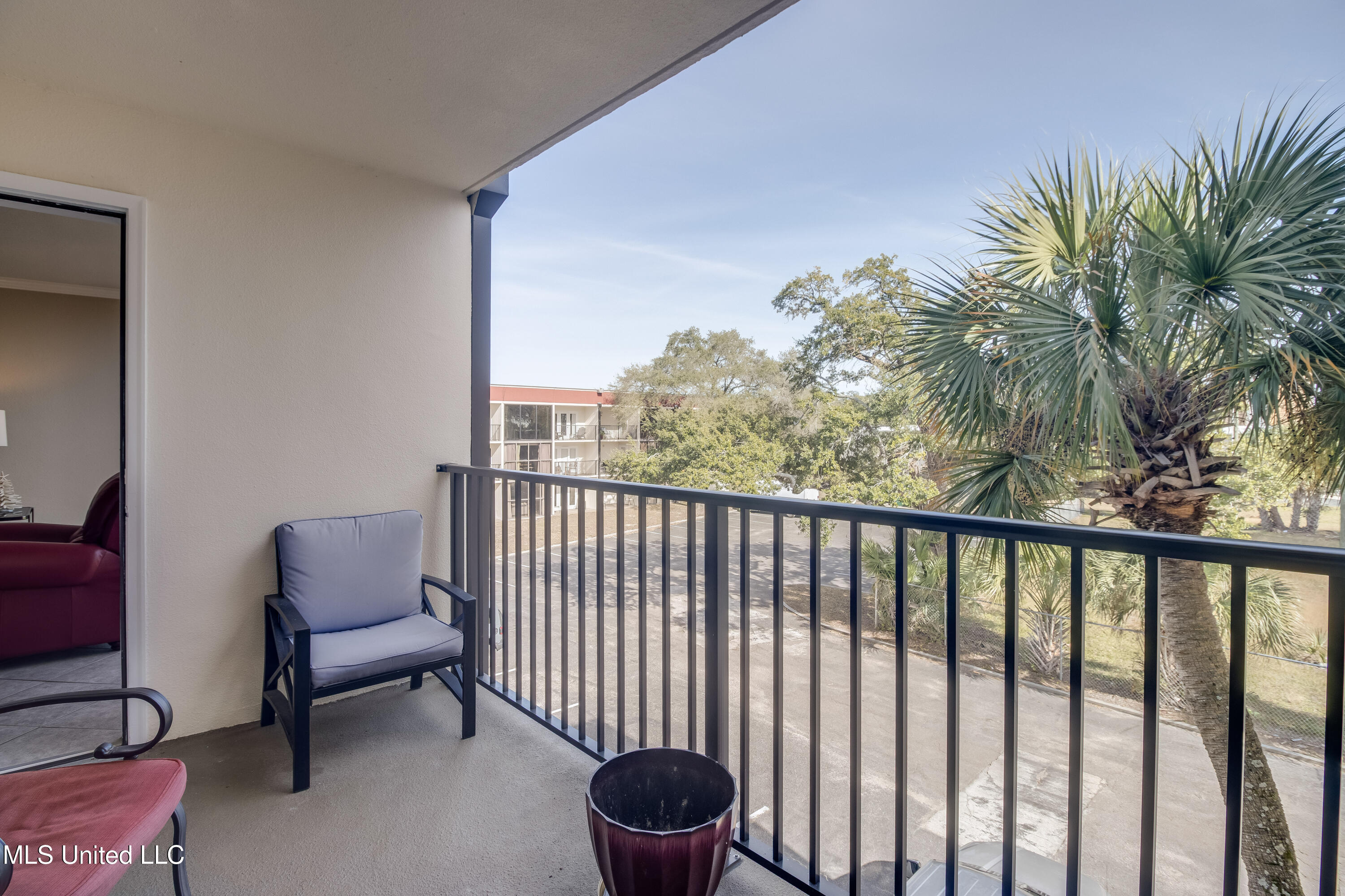 2046 Beach Boulevard Property Photo 20