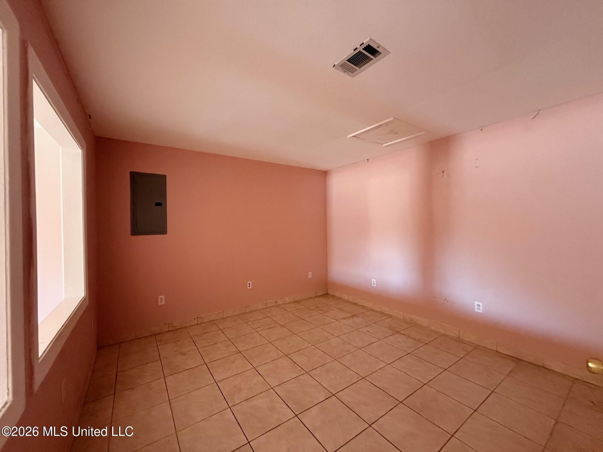 538 Division Street Property Photo 4