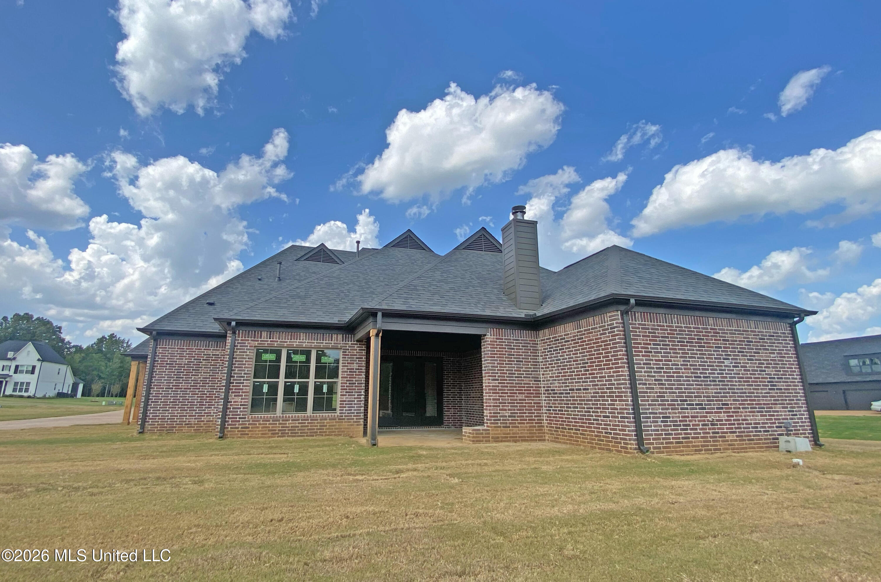321 Cedar Crest Cove Property Photo 3