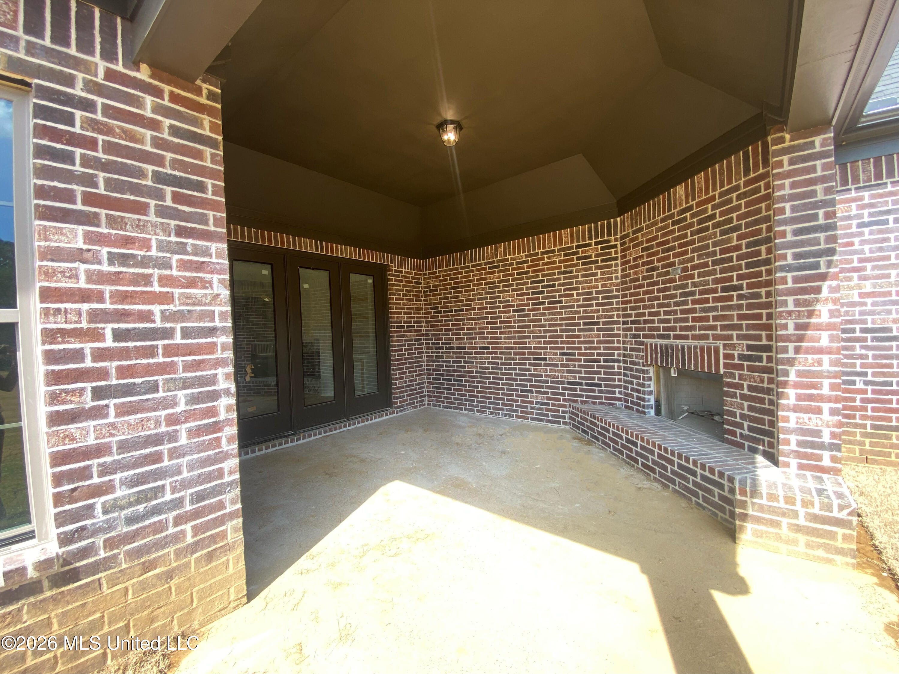 321 Cedar Crest Cove Property Photo 4