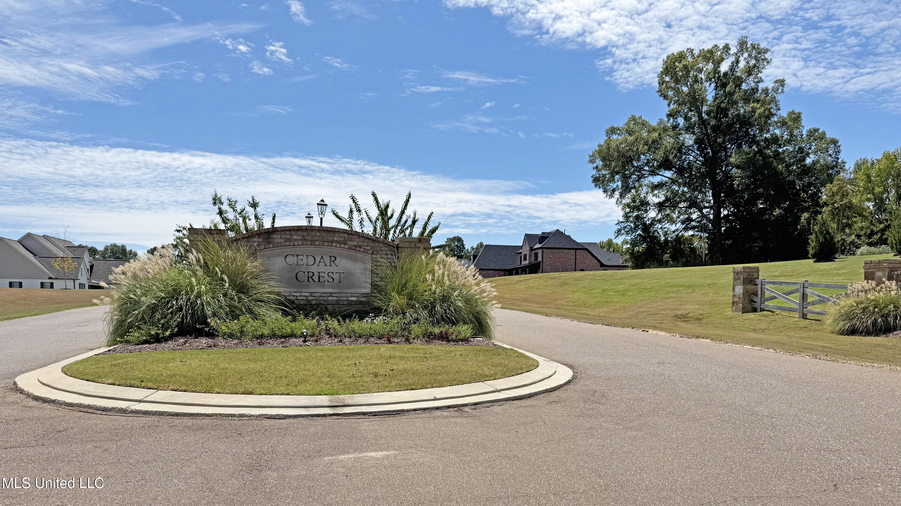321 Cedar Crest Cove Property Photo 6