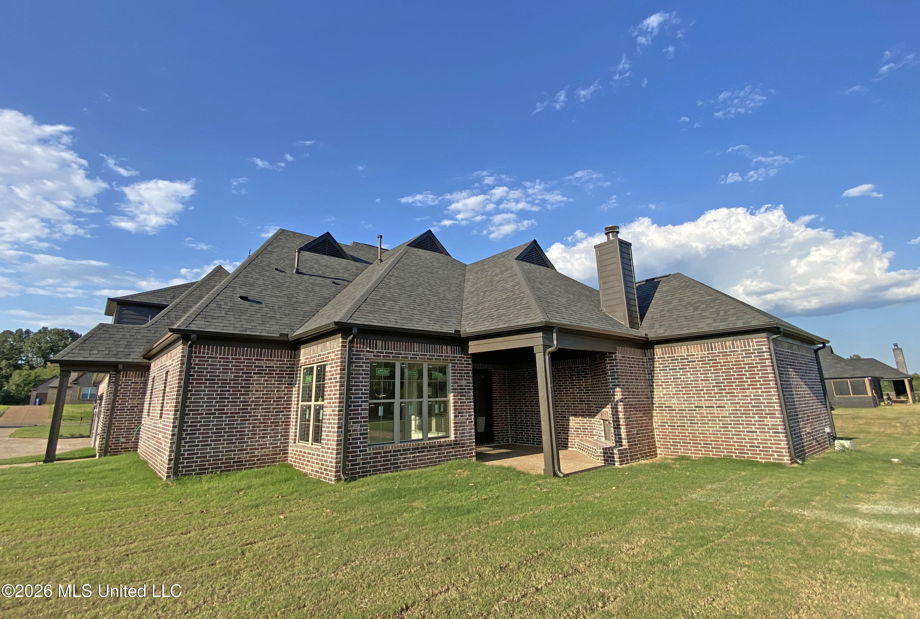 321 Cedar Crest Cove Property Photo 6