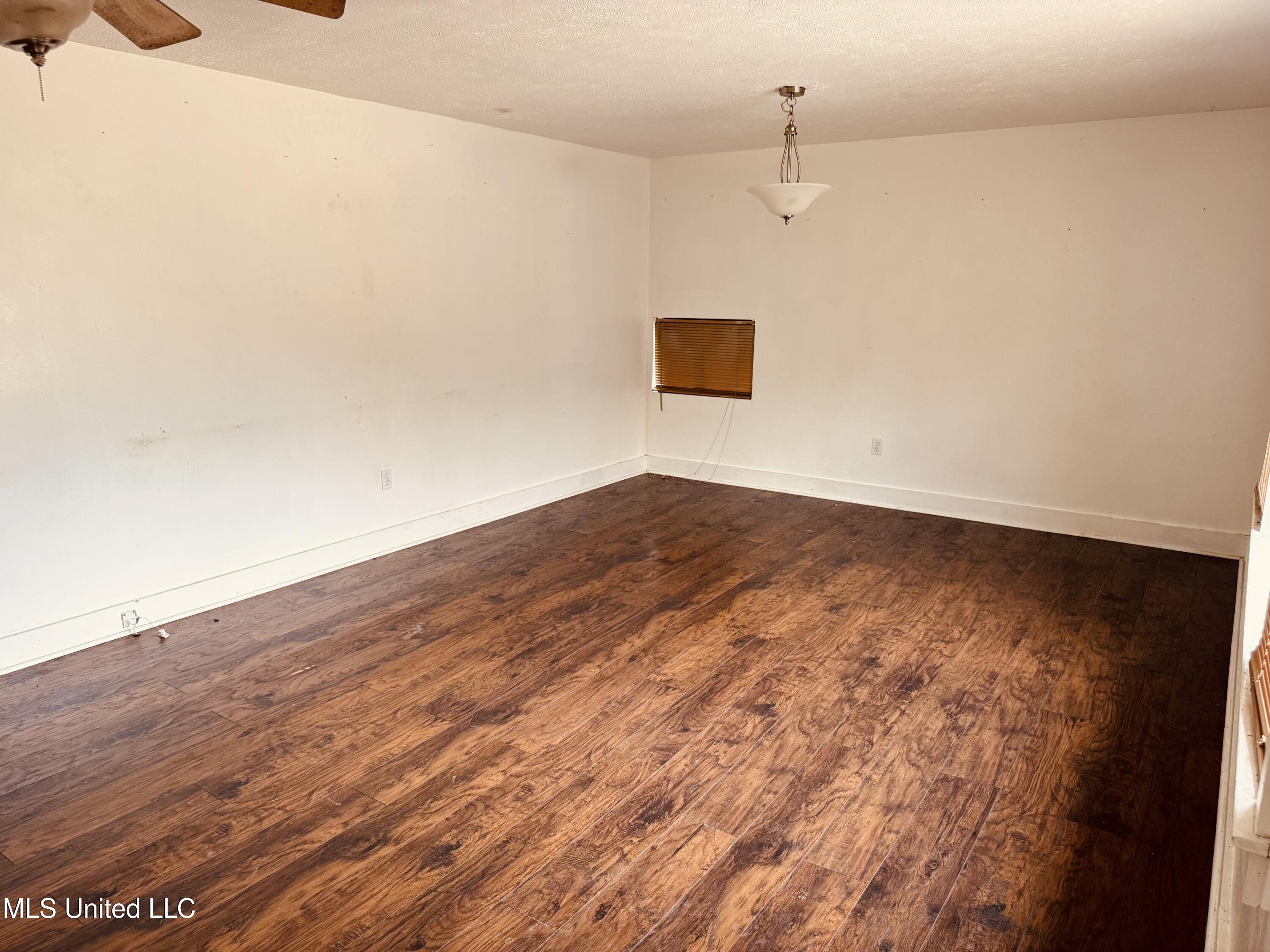 135 Autumn Drive Property Photo 3