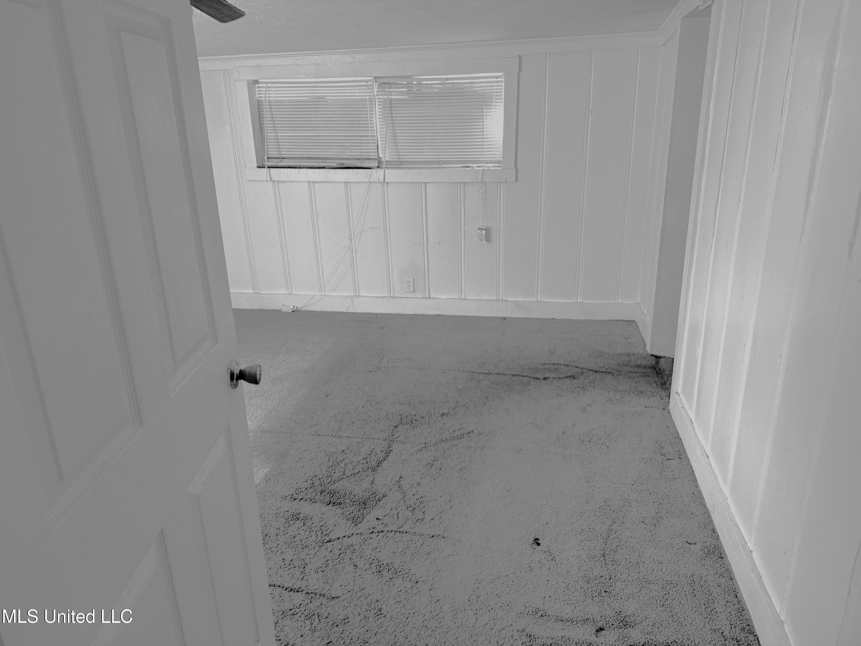 135 Autumn Drive Property Photo 4